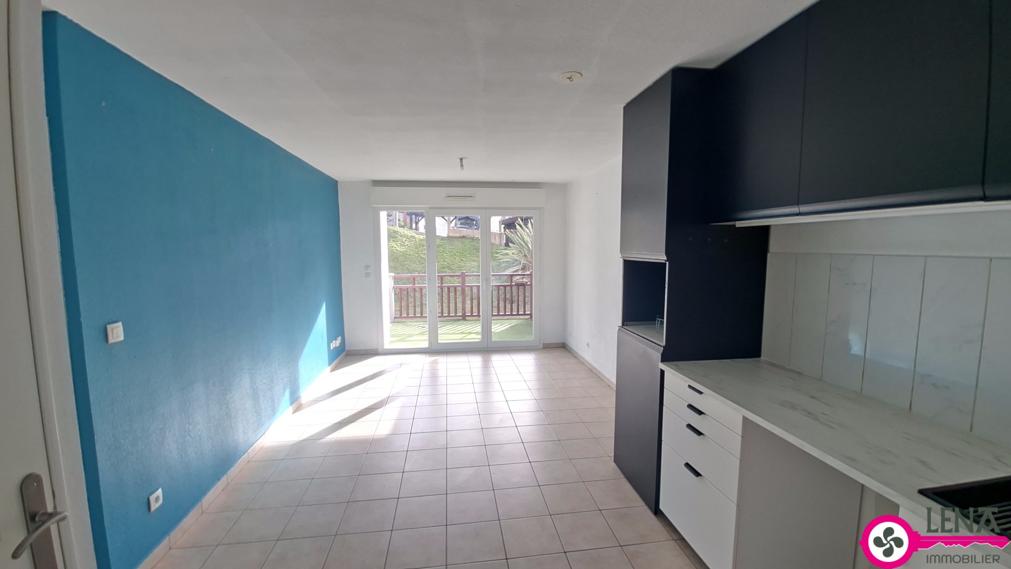 2 pièces avec terrasse de 15m2 et parking — photo 3