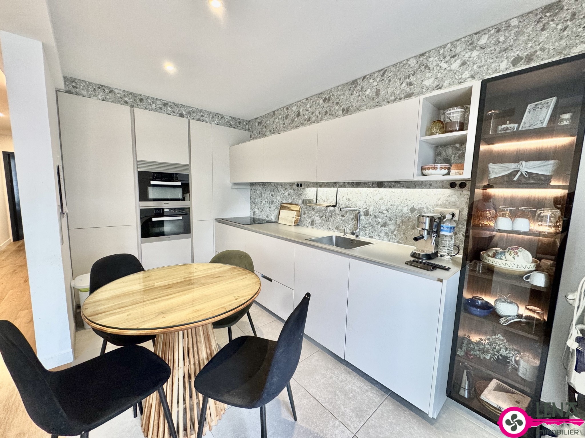 Appartement 3 pièces bis rénové avec balcon, loggia et cave — photo 4