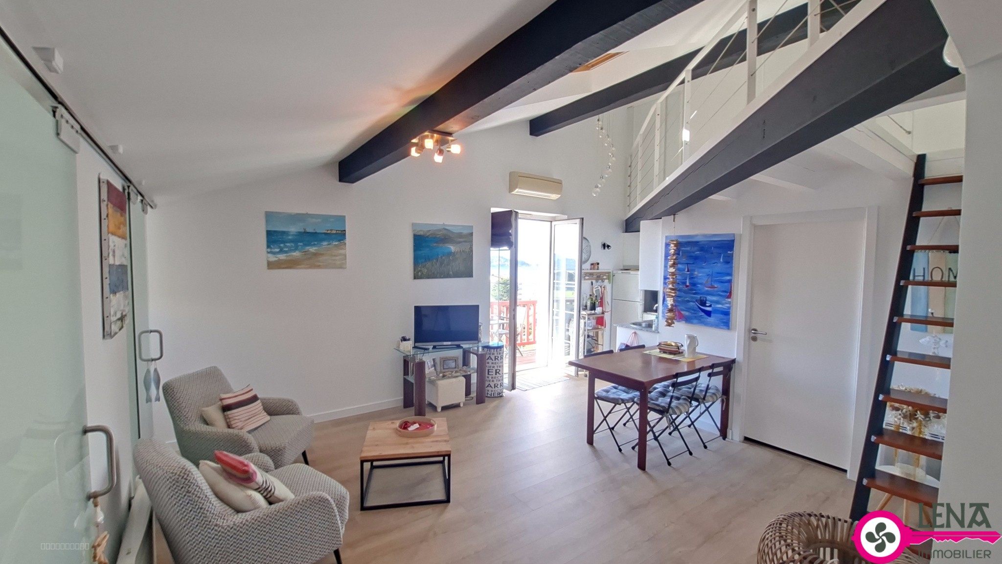 Appartement atypique avec vue mer et montagnes — photo 8