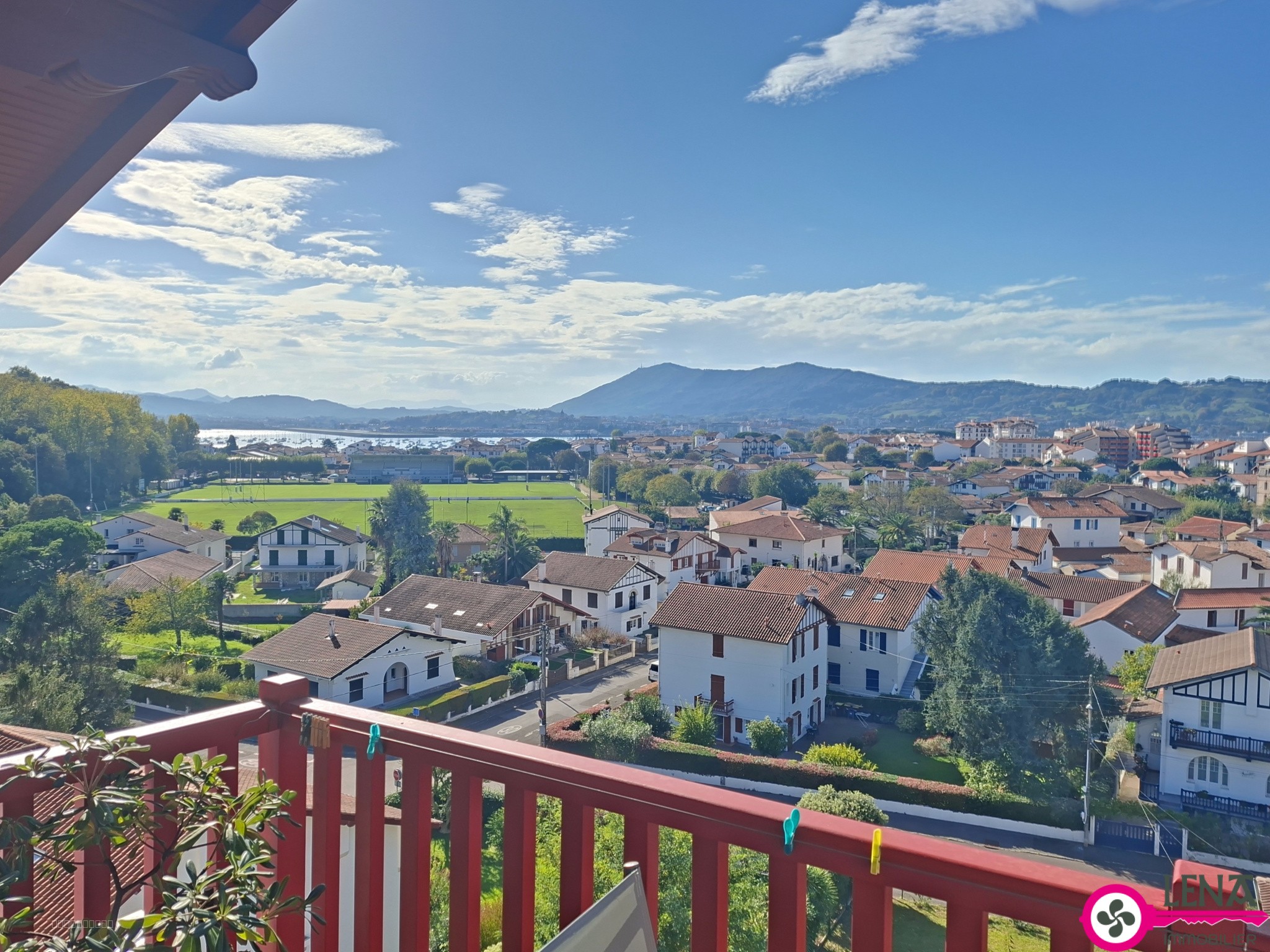 Appartement atypique avec vue mer et montagnes — photo 10