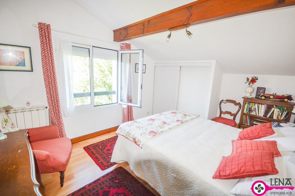 Maison familiale avec piscine et vue montagne & mer, quartier résidentiel — photo 20