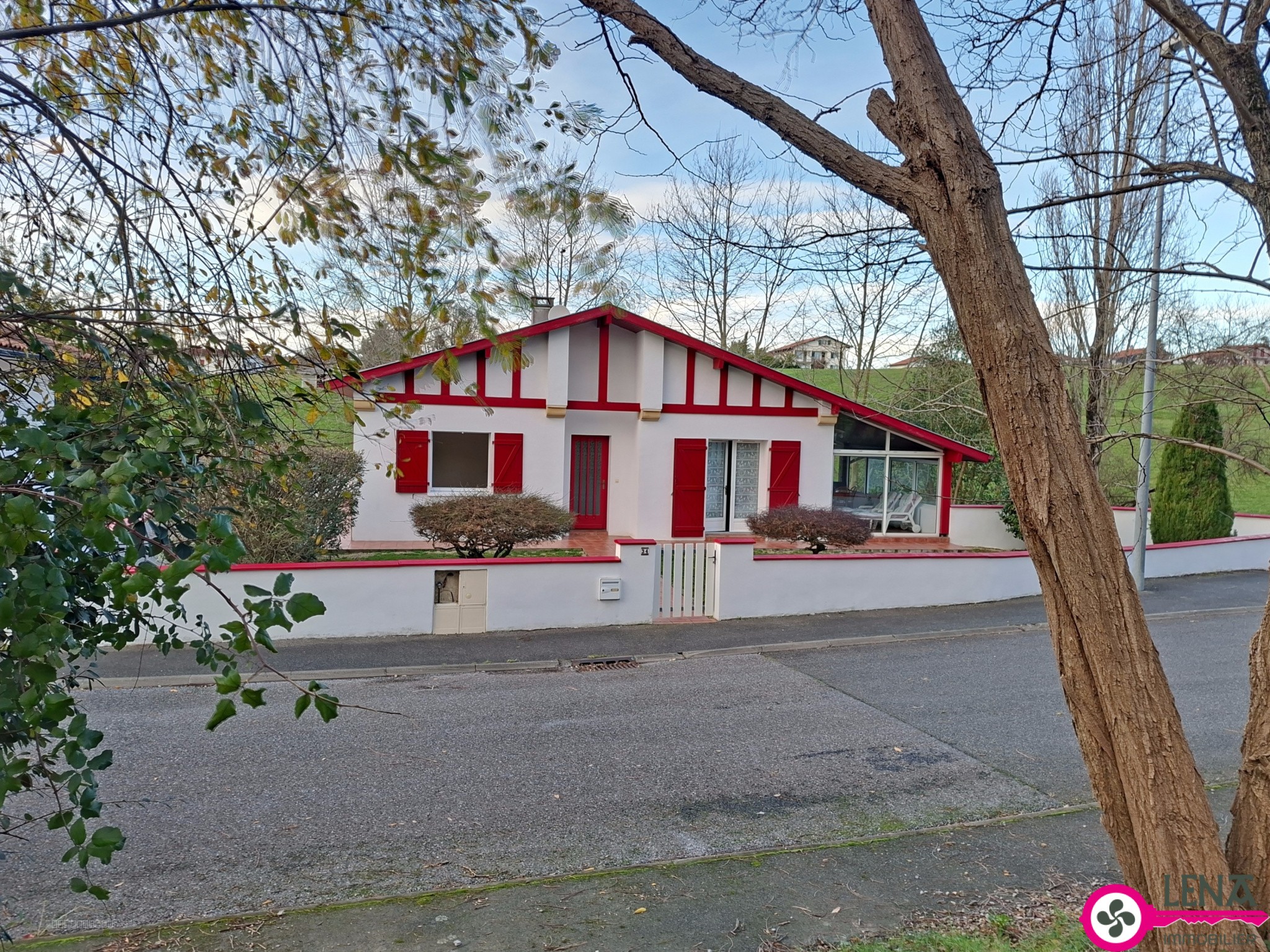 Maison au calme avec appartement indépendant, véranda et garage — photo 2