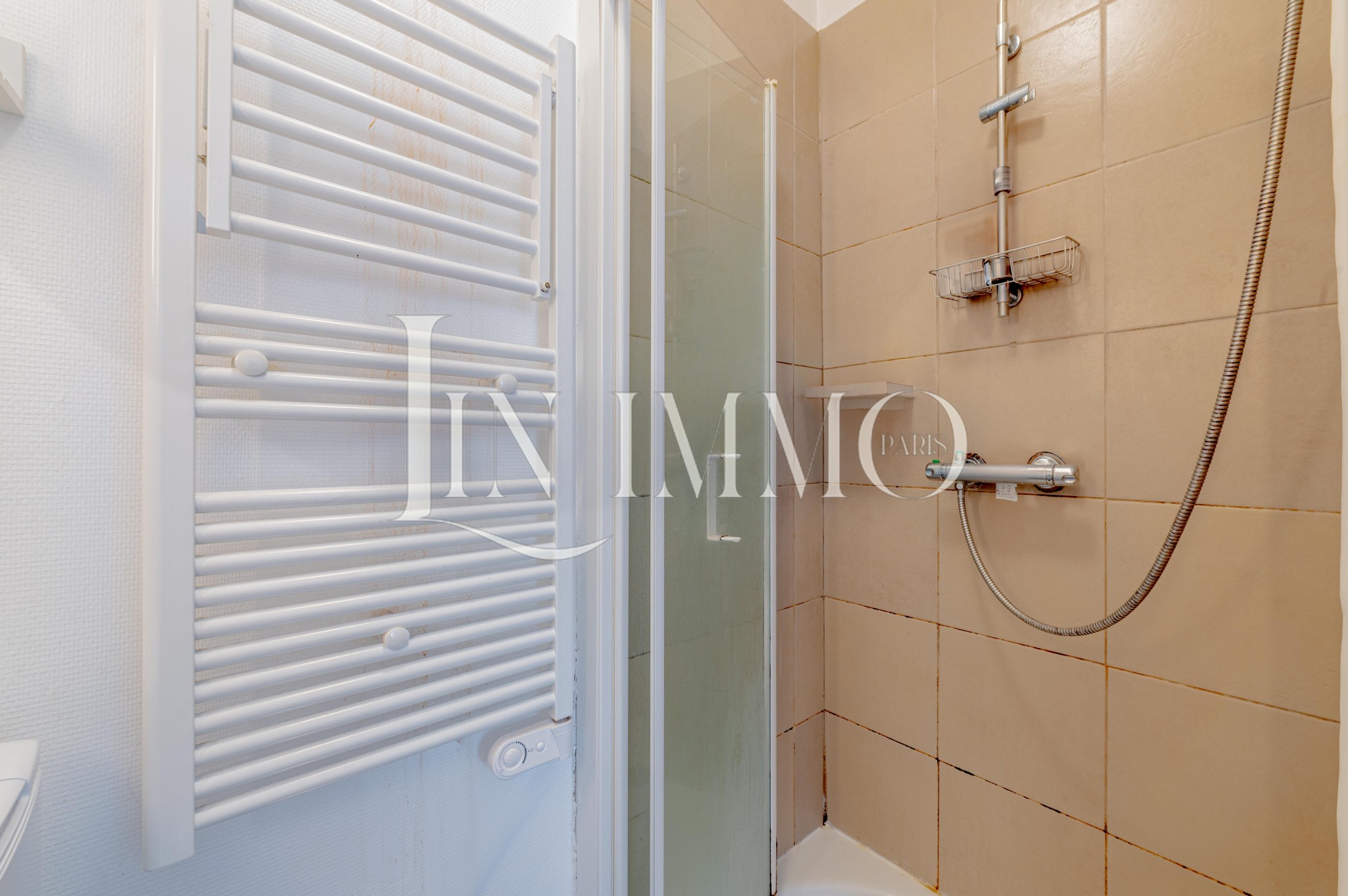 METRO LOUISE MICHEL - 2 PIECES - 31m2- LUMINEUX - DERNIER ETAGE-  EXPOSITION SUD OUES — photo 11