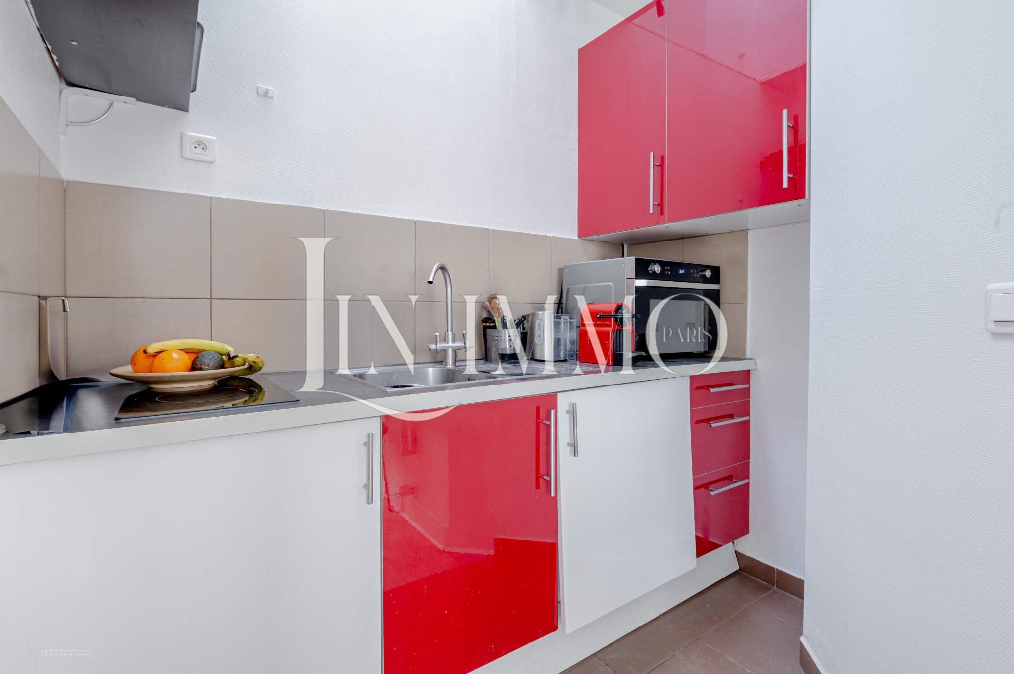 METRO LOUISE MICHEL - 2 PIECES - 31m2- LUMINEUX - DERNIER ETAGE-  EXPOSITION SUD OUES — photo 2