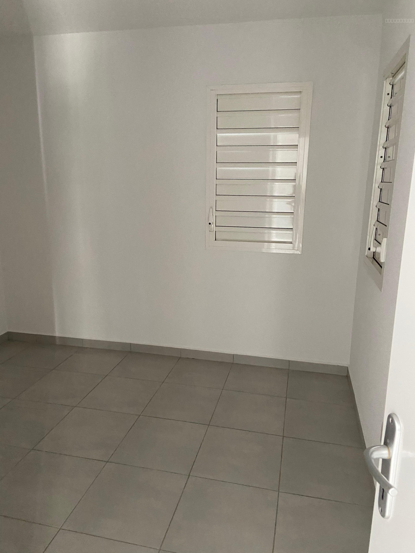 Location T3 Meublé -- Colocation étudiants / internes. 97139 Les Abymes — photo 11