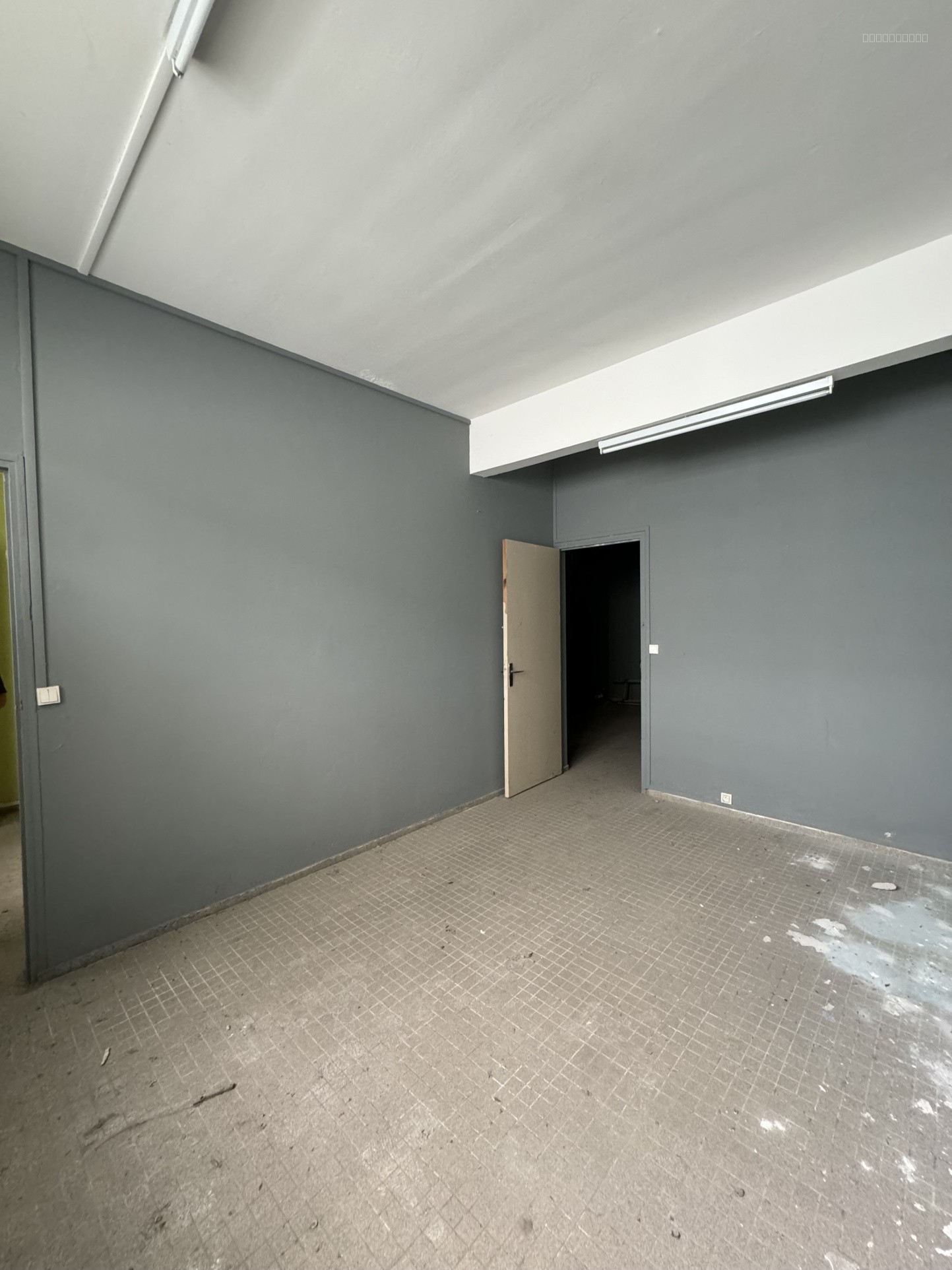LOCAL PROFESSIONNEL ET DE BUREAUX 60 M2 POINTE A PITRE — photo 5
