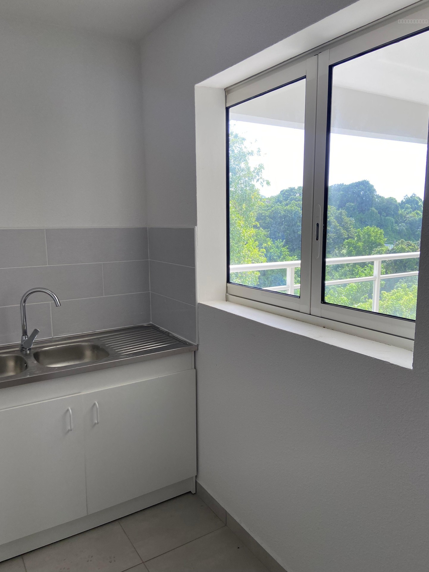 Location T3 Meublé -- Colocation étudiants / internes. 97139 Les Abymes — photo 9
