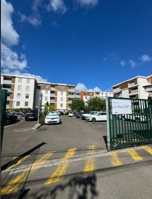 À louer : Appartement T2 meublé - Résidence Les Trois Arts, Les Abymes. — photo 10