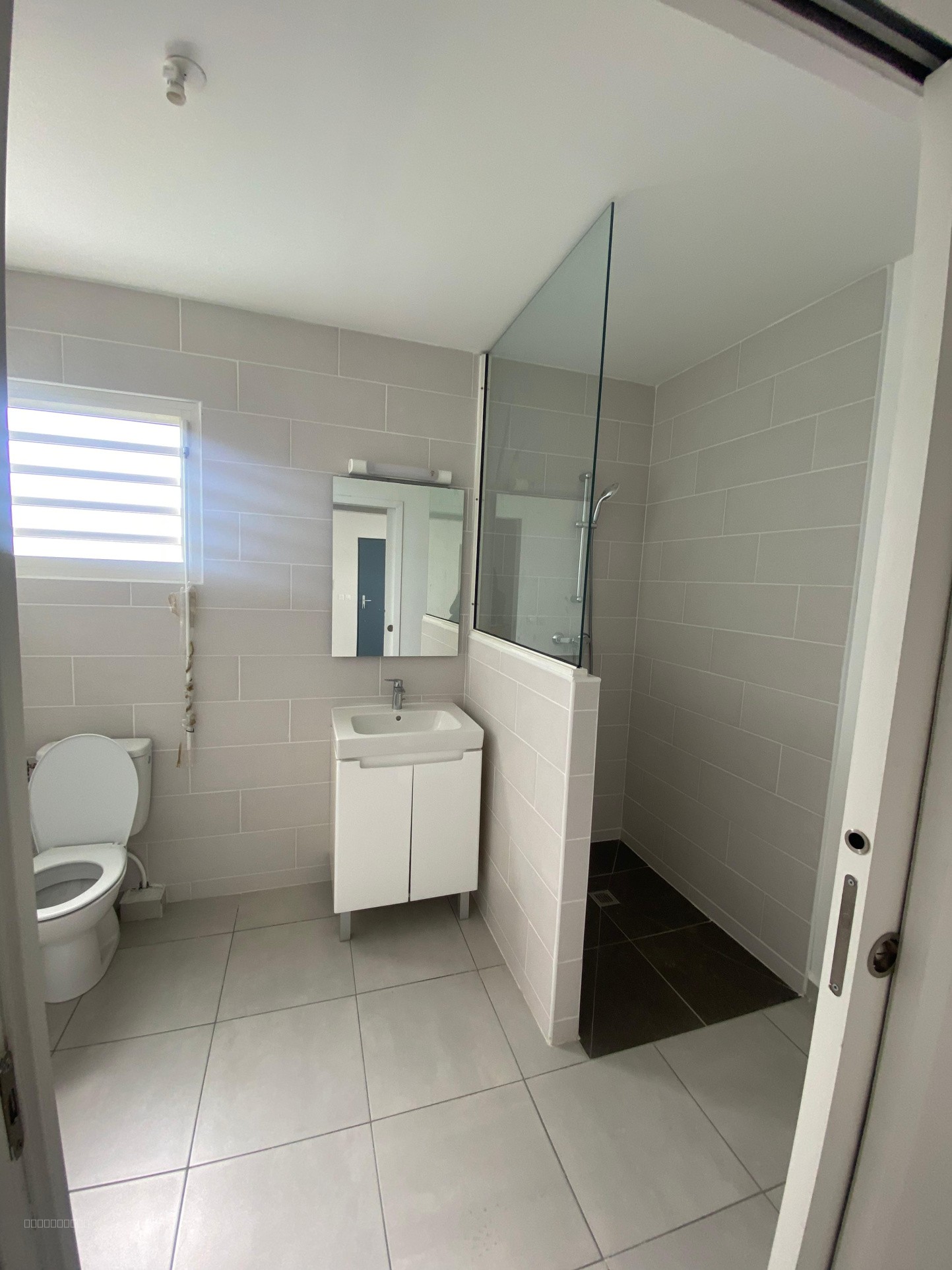 Location T3 Meublé -- Colocation étudiants / internes. 97139 Les Abymes — photo 8