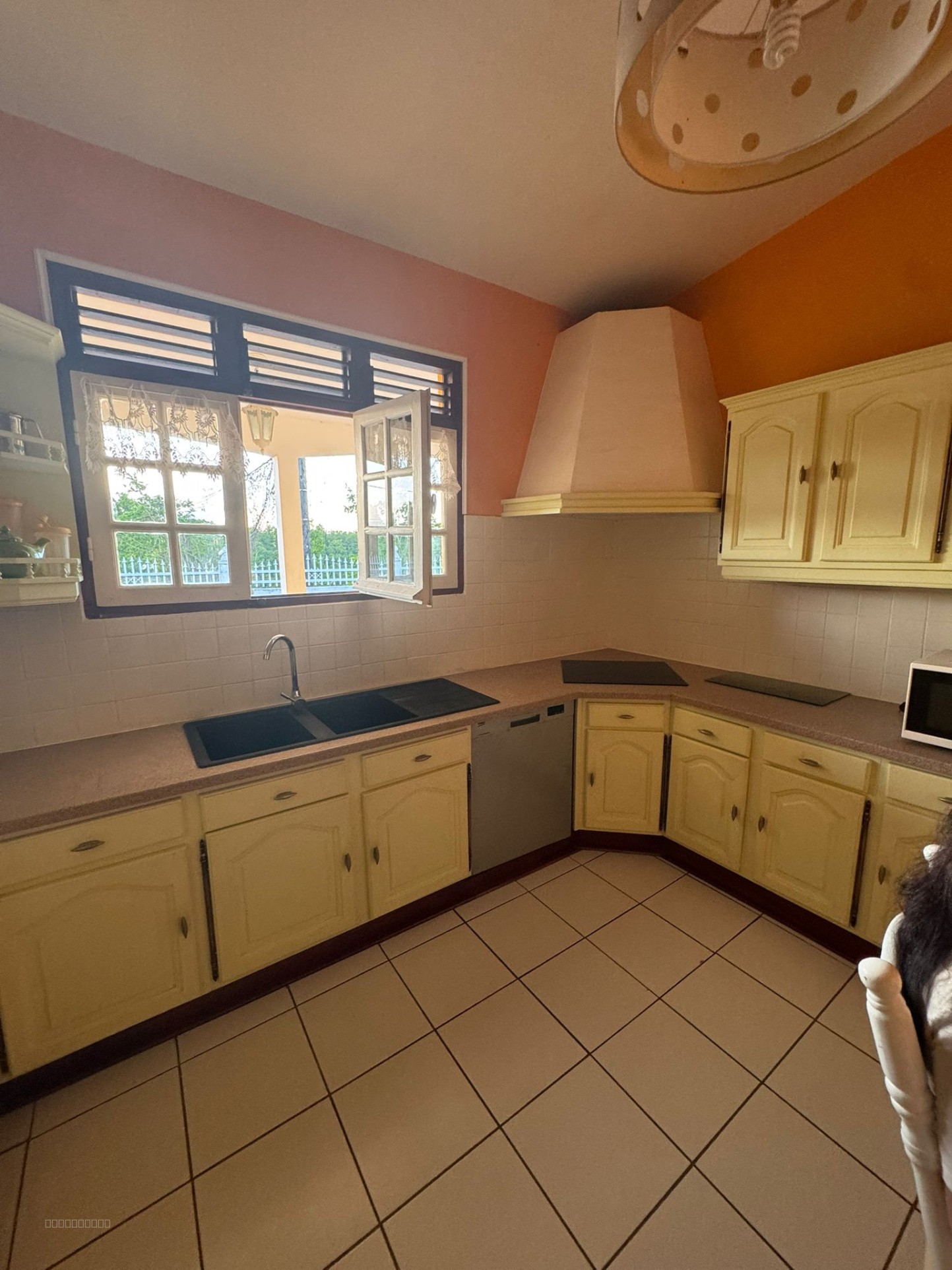 Maison F5 meublée à louer   Grand Bois, Le Gosier — photo 2