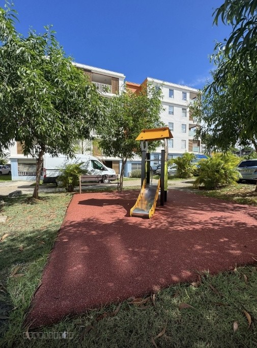 À louer : Appartement T2 meublé - Résidence Les Trois Arts, Les Abymes. — photo 8