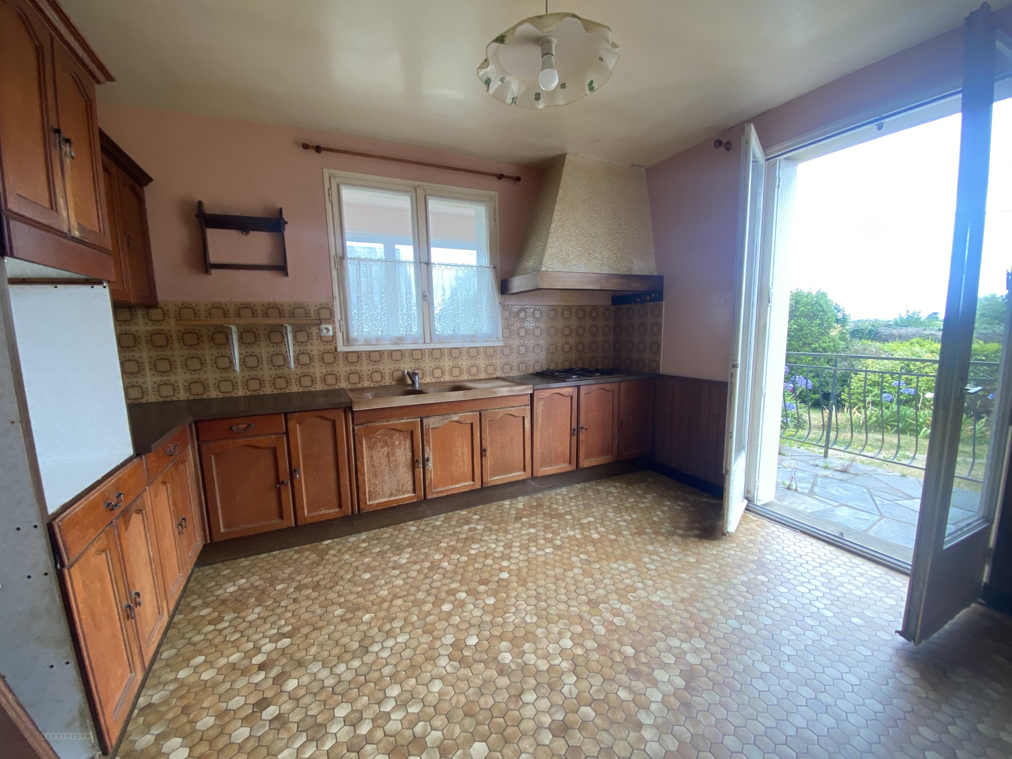 A PLOUBAZLANEC, maison sur terrain de 1304m2 — photo 4