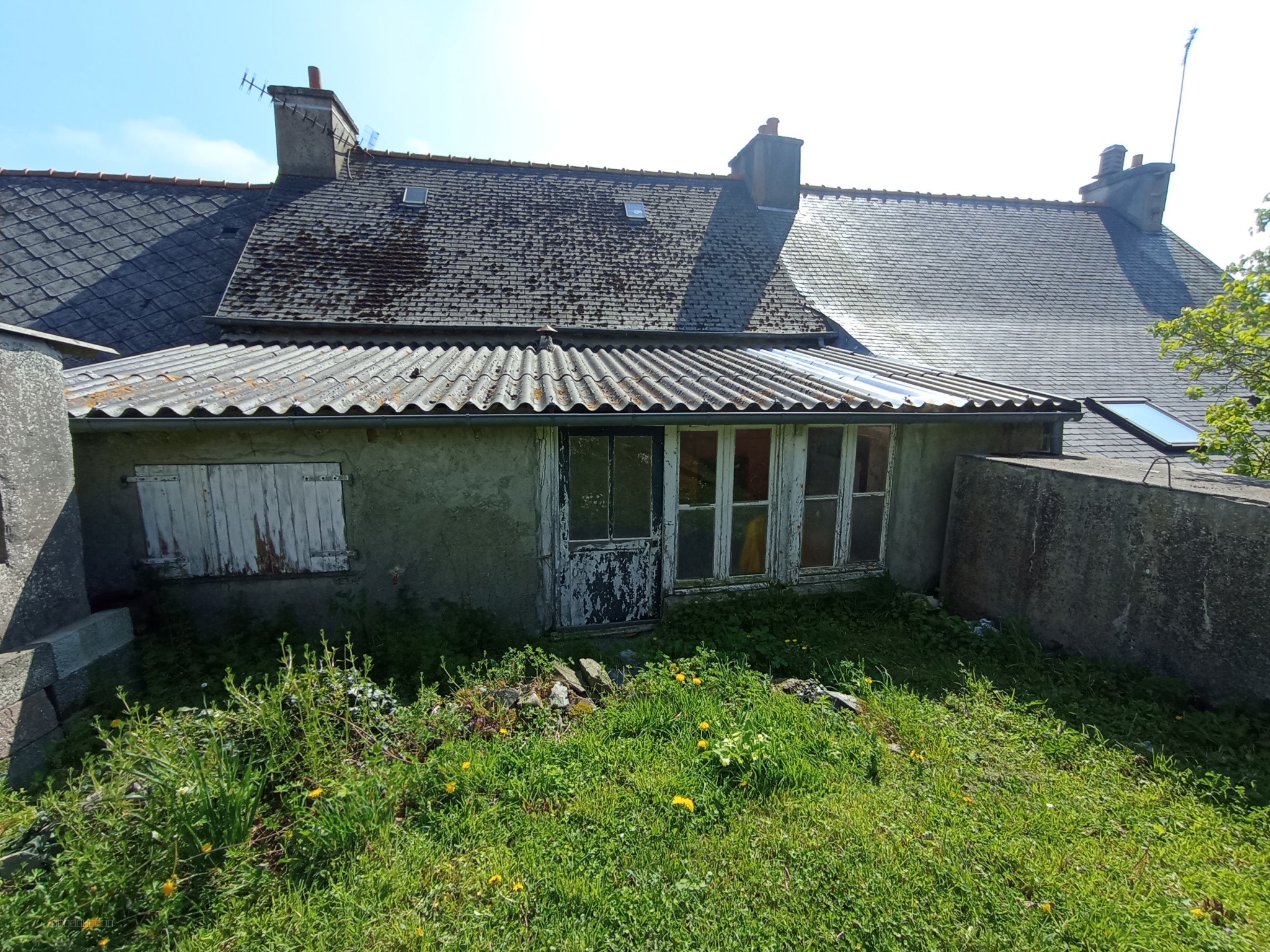 LEZARDRIEUX, maison en pierres à rénover — photo 6