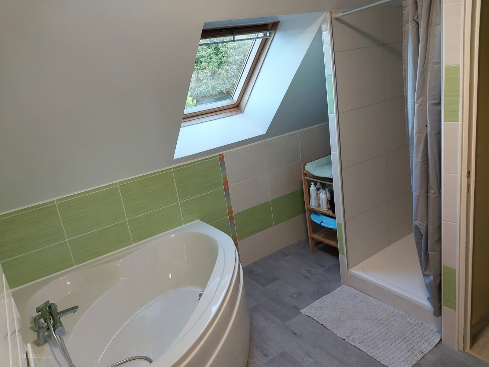Maison contemporaine 206m2 , terrain 4320m2 à PLOURIVO, calme, volume et luminosité — photo 8