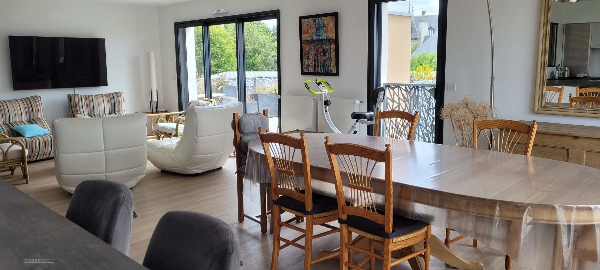 PAIMPOL, SPACIEUX ET LUMINEUX APPARTEMENT 8 PIECES PROCHE DU CENTRE VILLE — photo 2