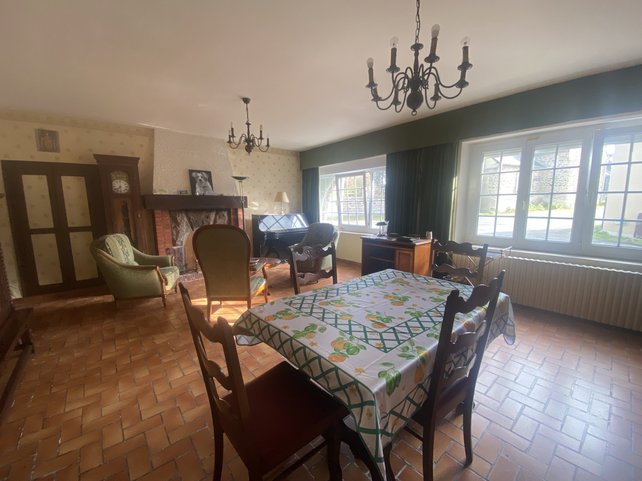 A PLOUEZEC, maison environ 159m2 habitable, terrain clos 570m2 — photo 2