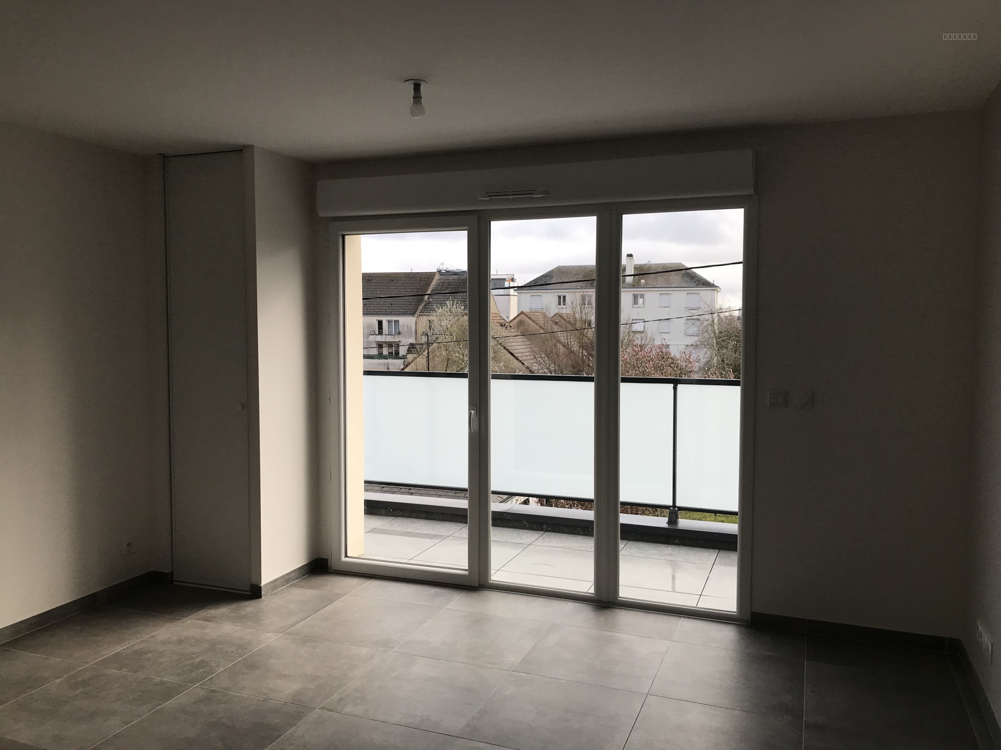 T2 - 42 m2 - St-Jean-de-la-Ruelle — photo 3