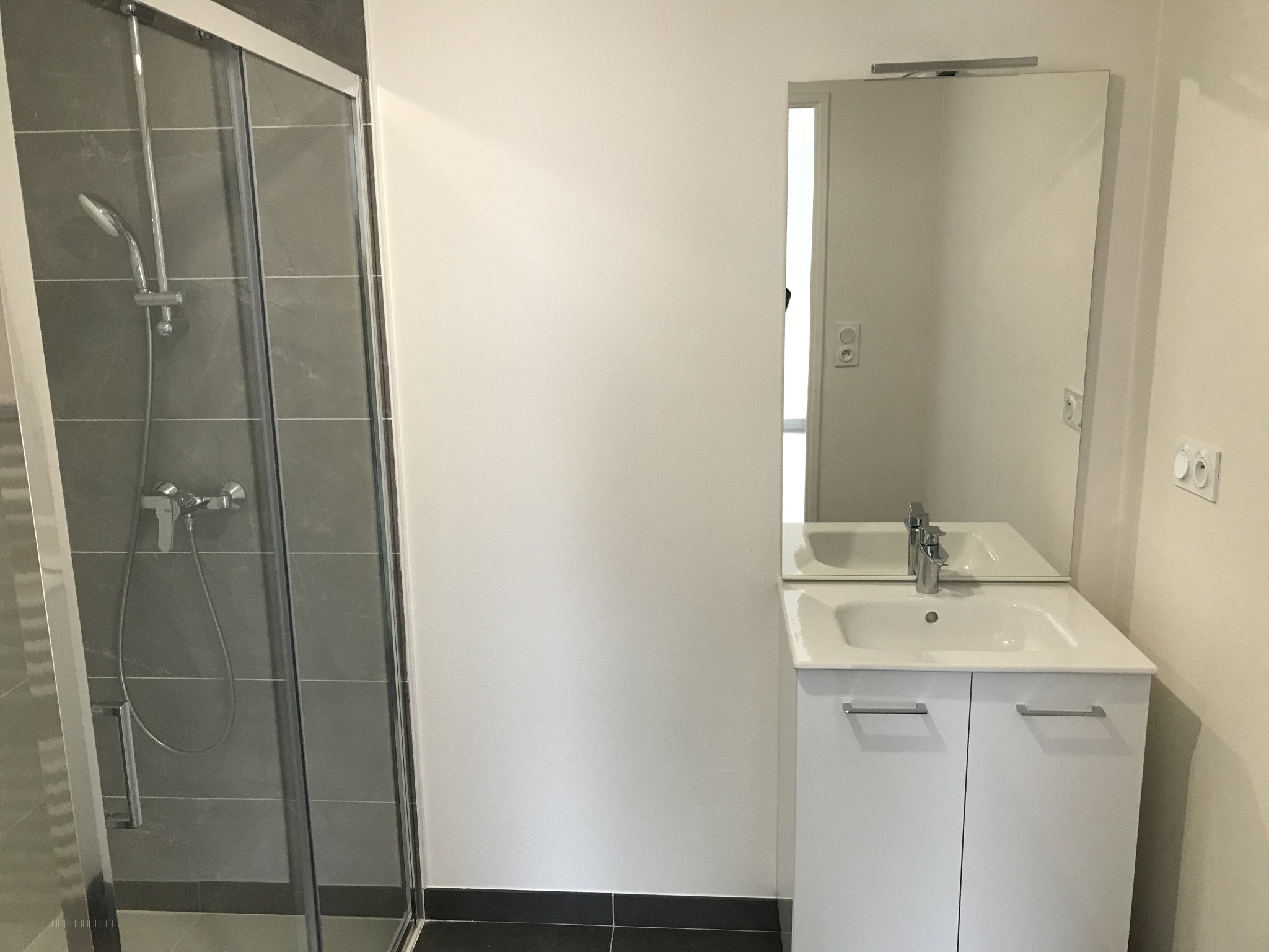 T2 - 42 m2 - St-Jean-de-la-Ruelle — photo 4