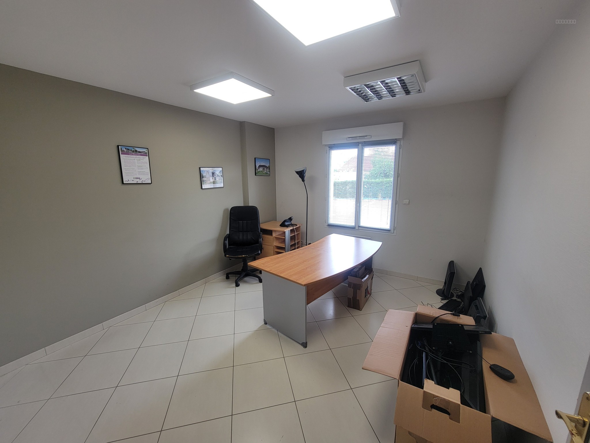 Bureaux - 420 m2 - Saint Doulchard — photo 3