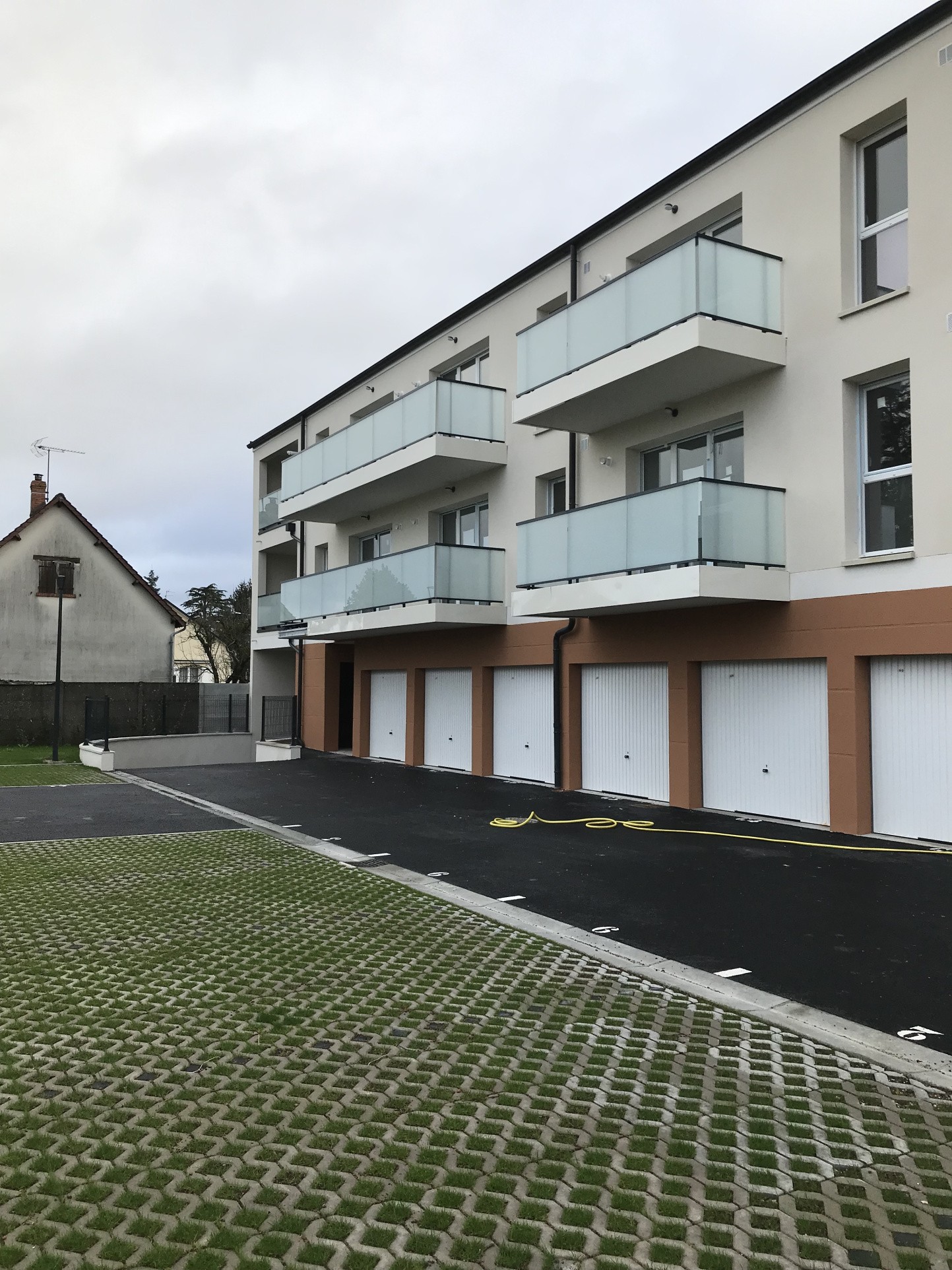 T2 - 42 m2 - St-Jean-de-la-Ruelle — photo 5