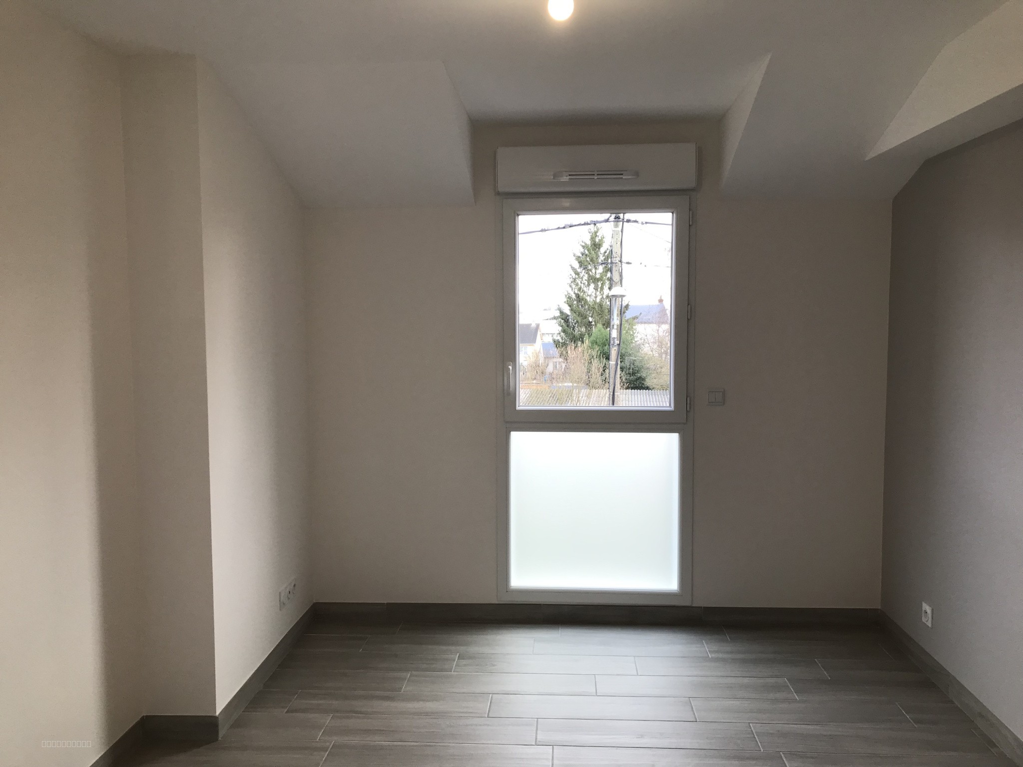 T2 - 42 m2 - St-Jean-de-la-Ruelle — photo 2