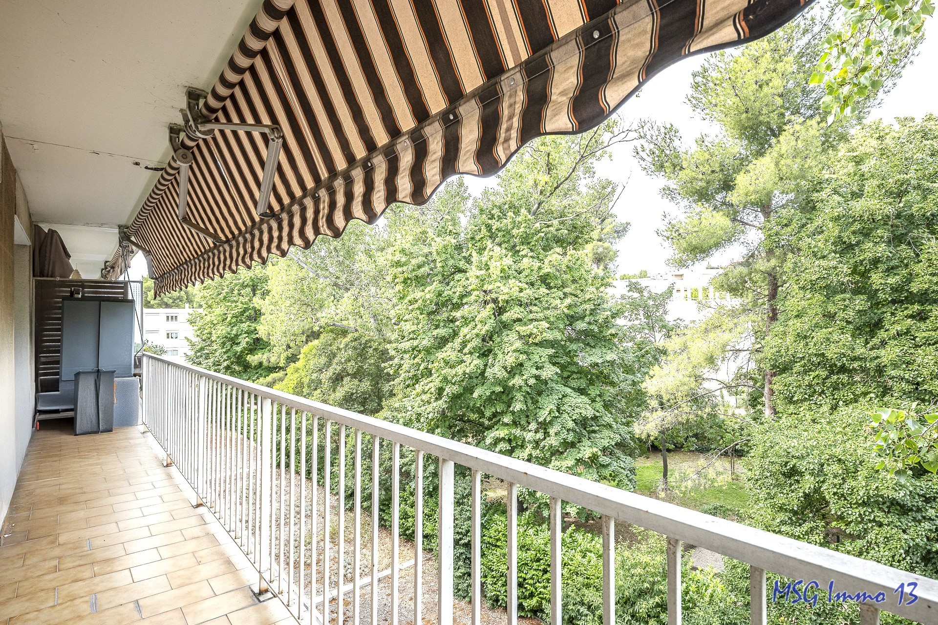 T4 Balcons Parking Cave Le Val d'Azur Piscines Tennis Gardien — photo 4
