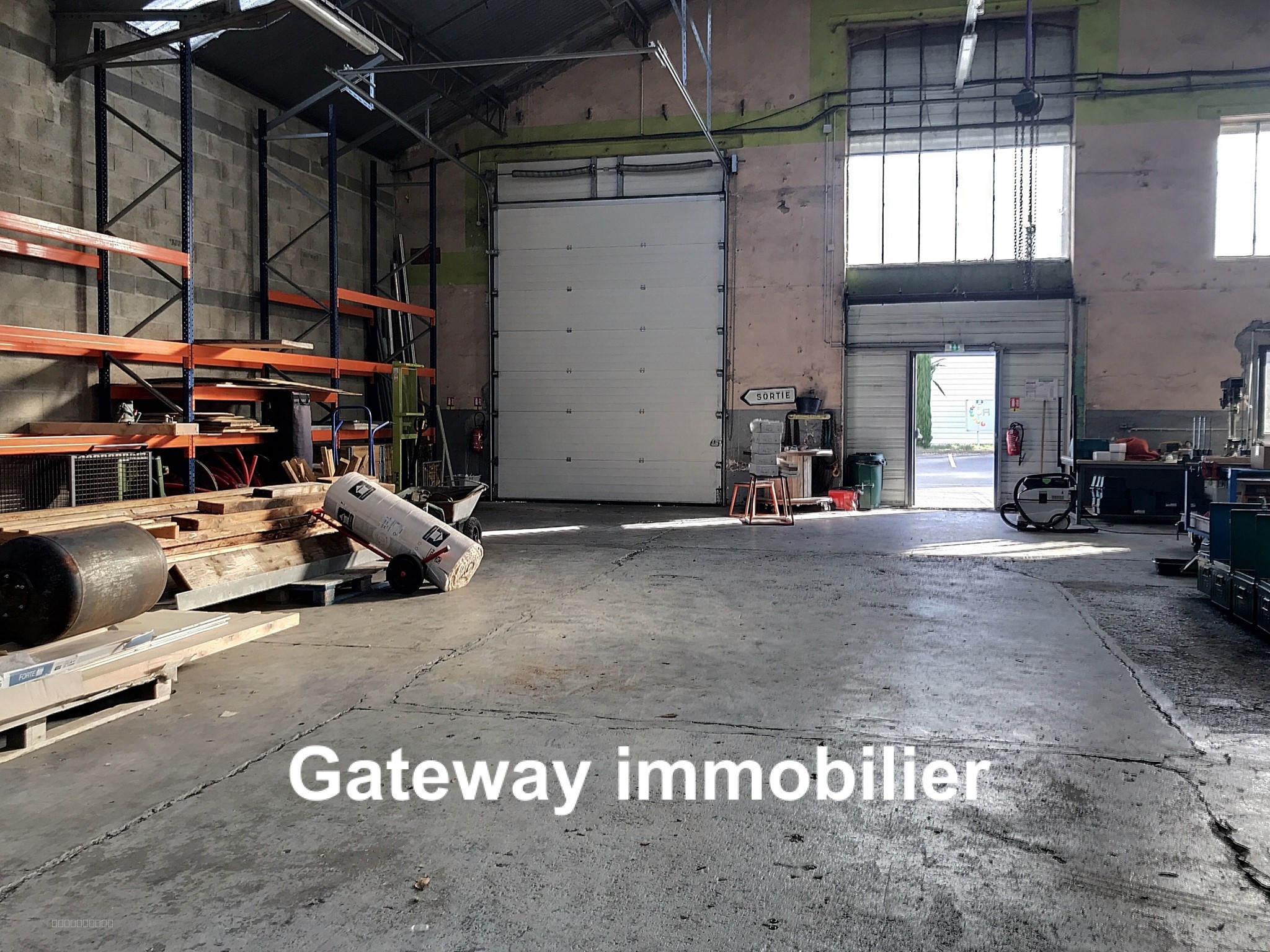 LOCATION ENTREPOT 1000m2 à RIOM 63200 — photo 2