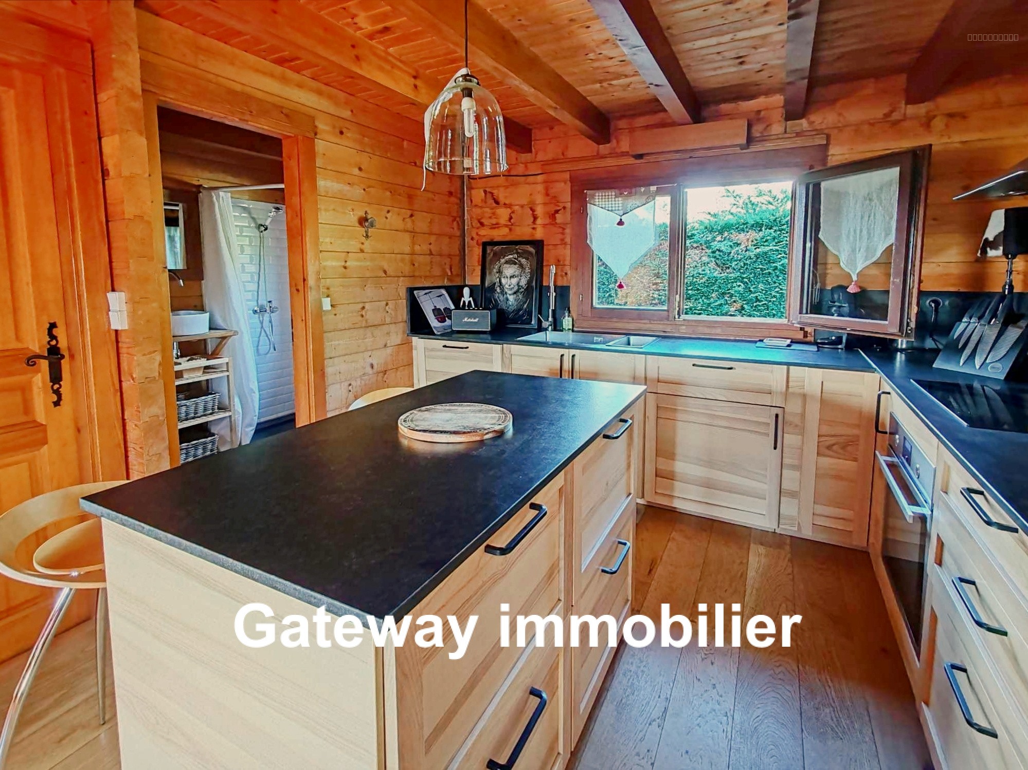EXCLUSIVITE À Besse-Et-Saint-Anastaise (63), chalet en bois en vente — photo 7