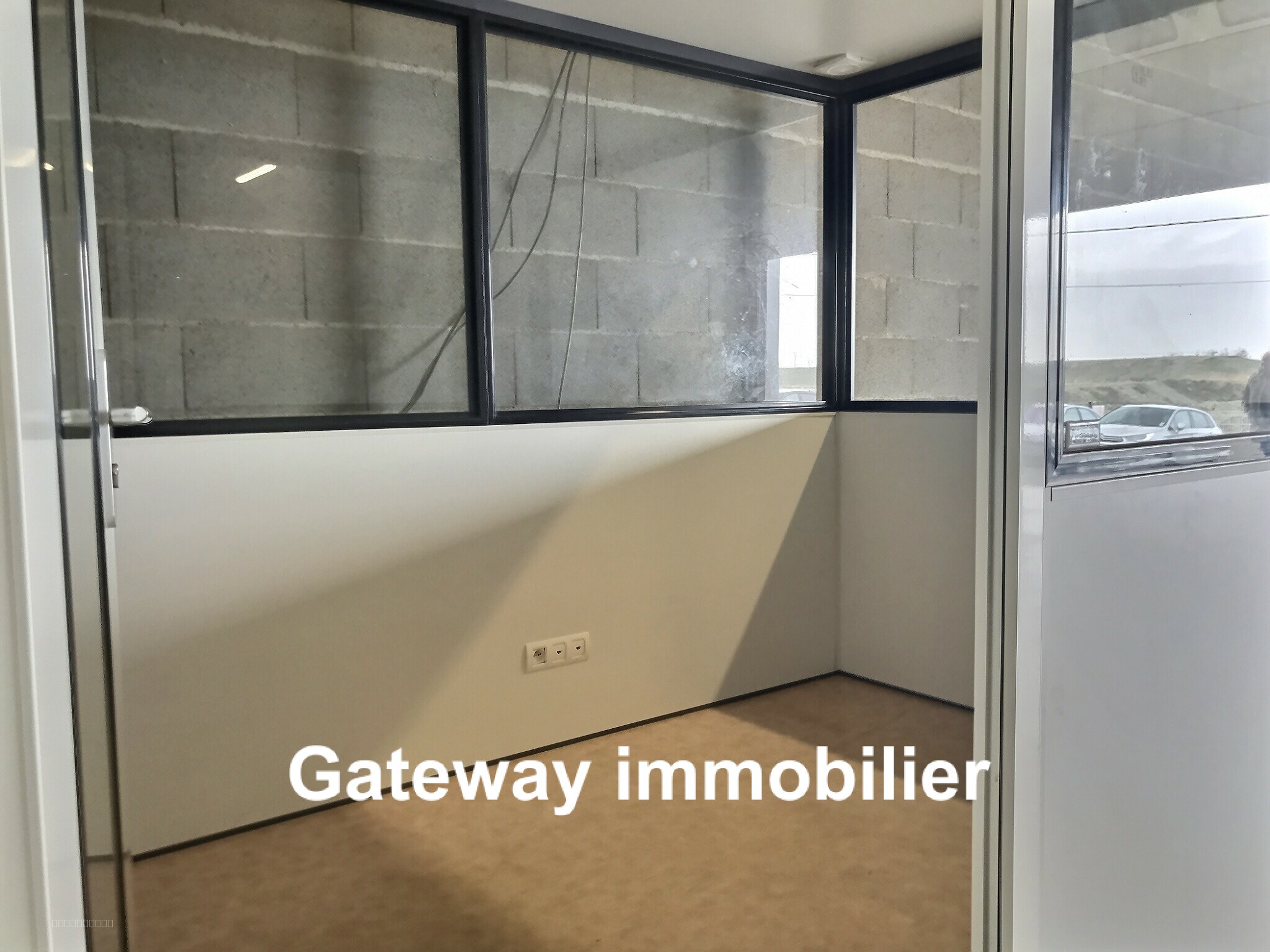 ENTREPÔT DE 210m2 à RIOM — photo 4