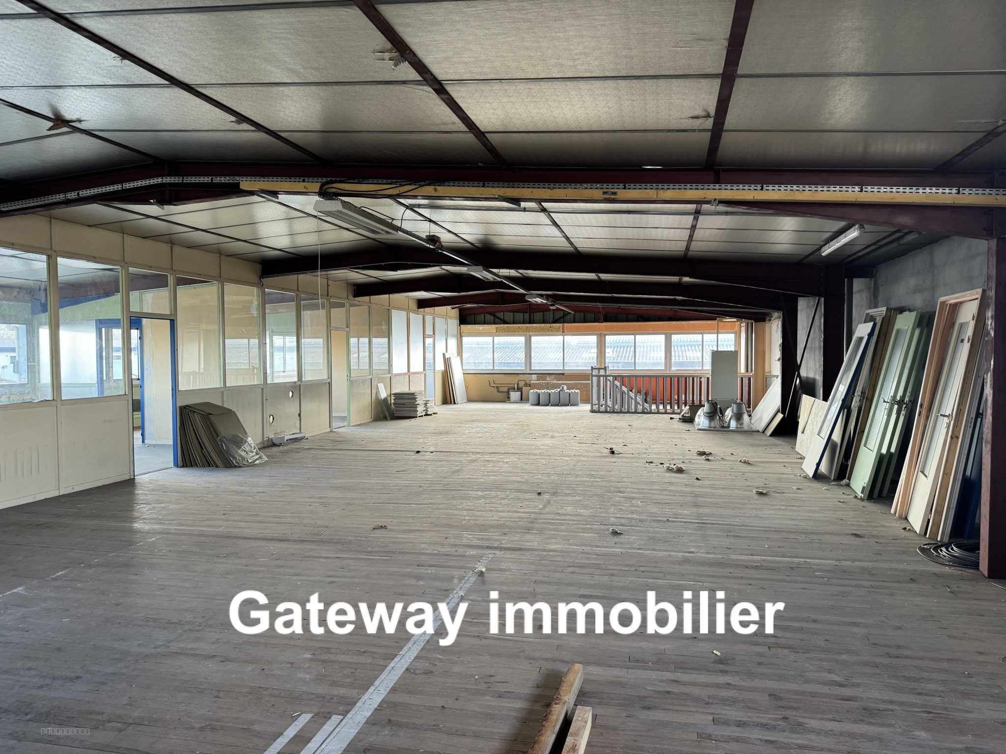 LOCAL PROFESSIONNEL BUREAU, STOCKAGE, ATELIER 450m2 (640m2 possible) 63100 CLERMONT-FERRAND LE BREZET — photo 4