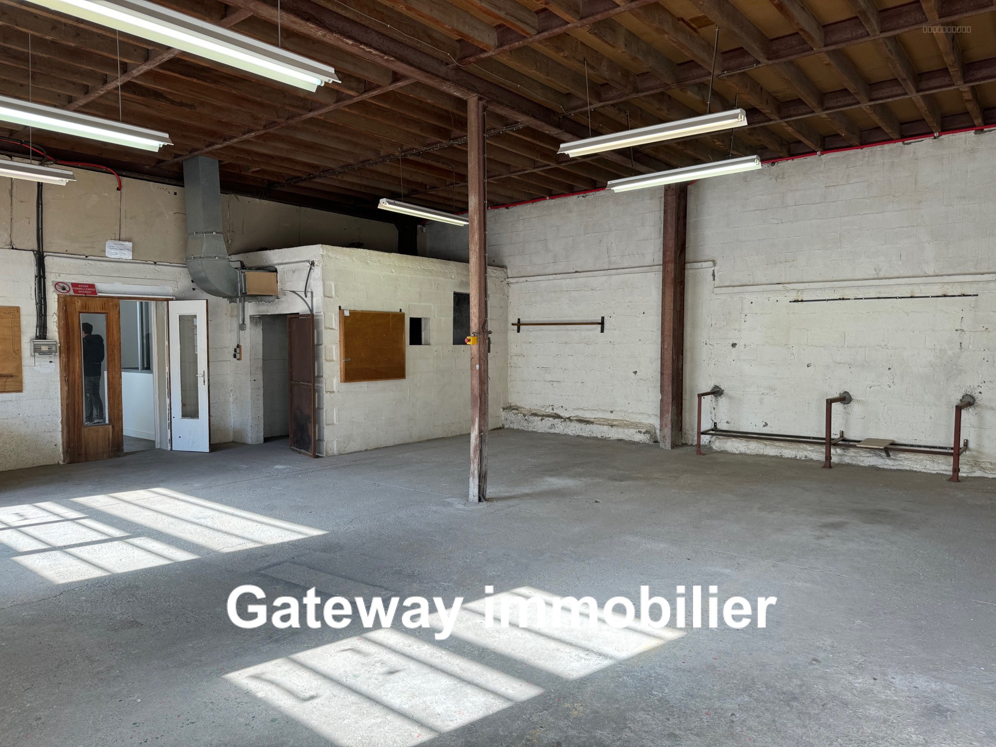 LOCATION LOCAL PROFESSIONNEL 210M2 à ISSOIRE — photo 7