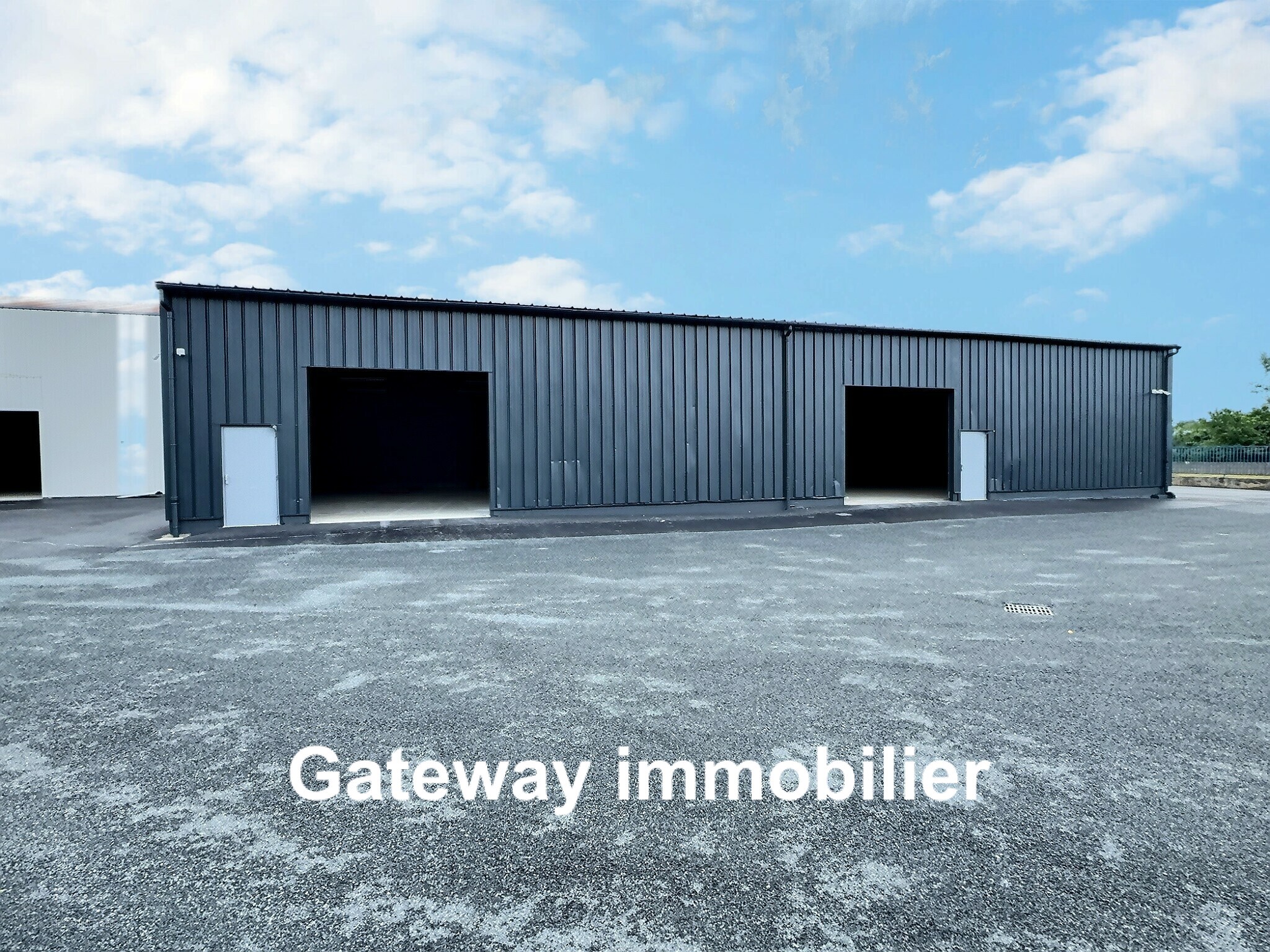 A LOUER ENTREPÔT DE 230M2 À MONTLUÇON — photo 2