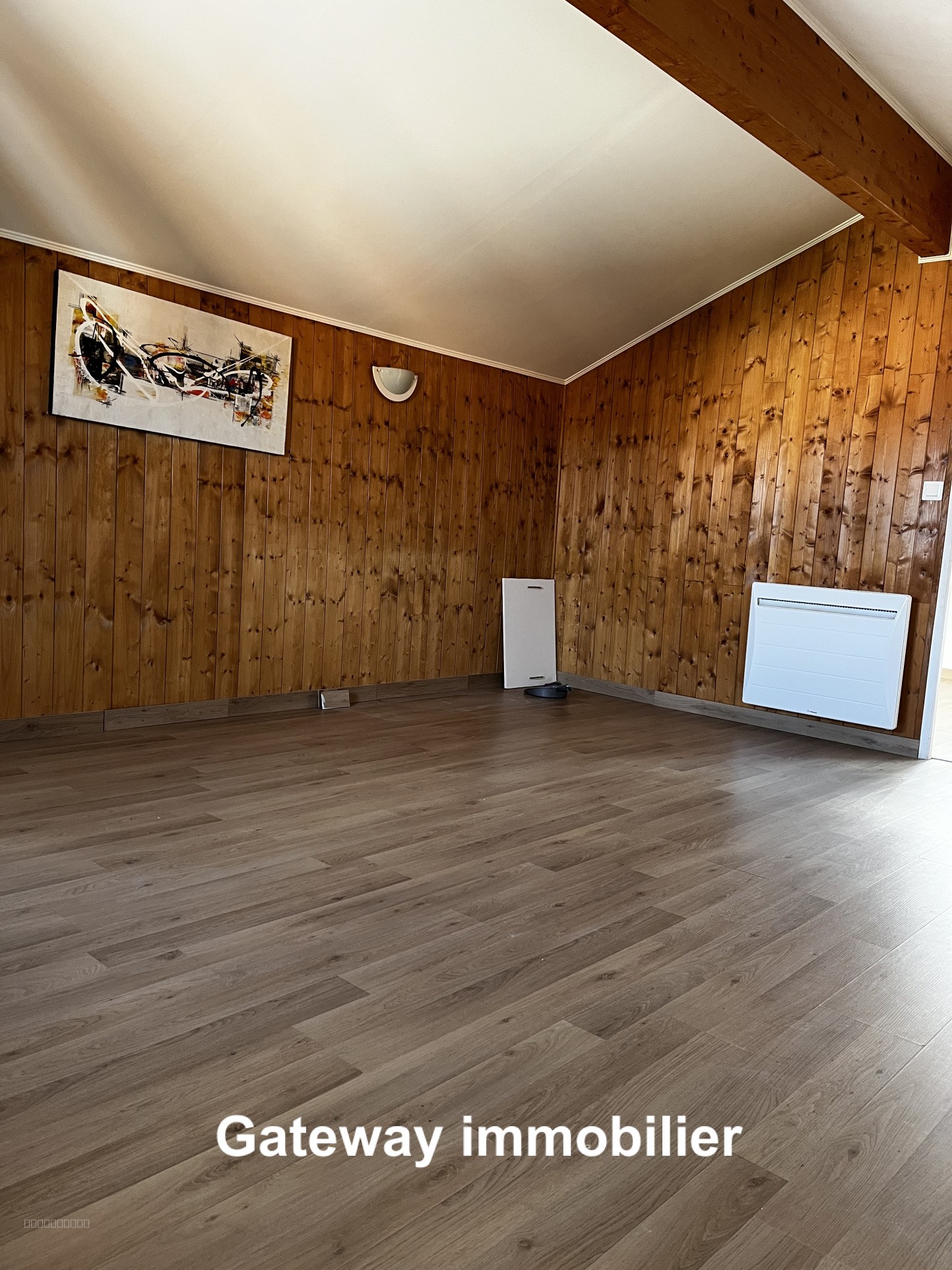 BATIMENT AVEC GRANDS GARAGES ET APPARTEMENT — photo 6
