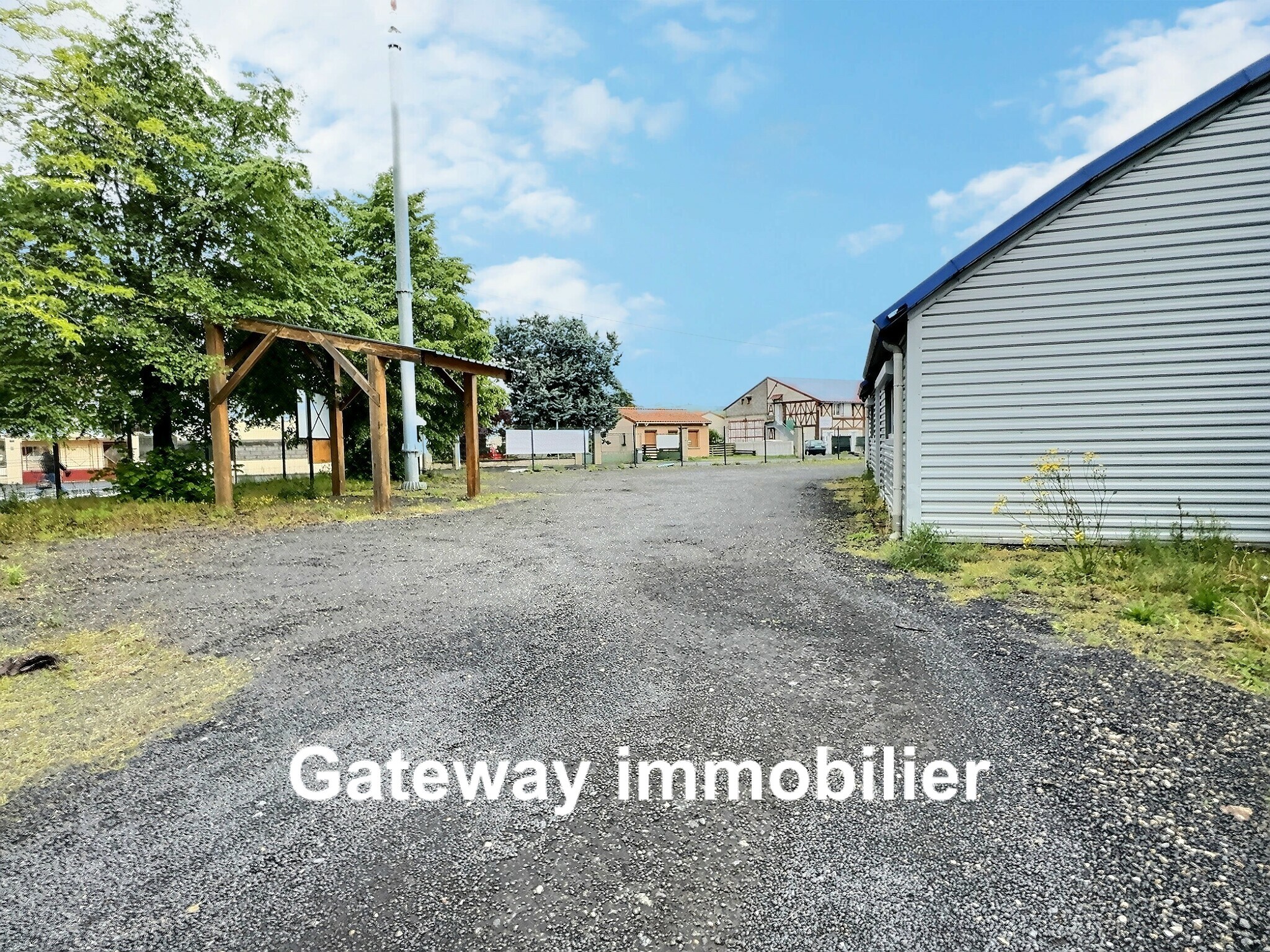 LOCATION LOCAL D'ACTIVITÉ DE 375M2 À ISSOIRE — photo 2