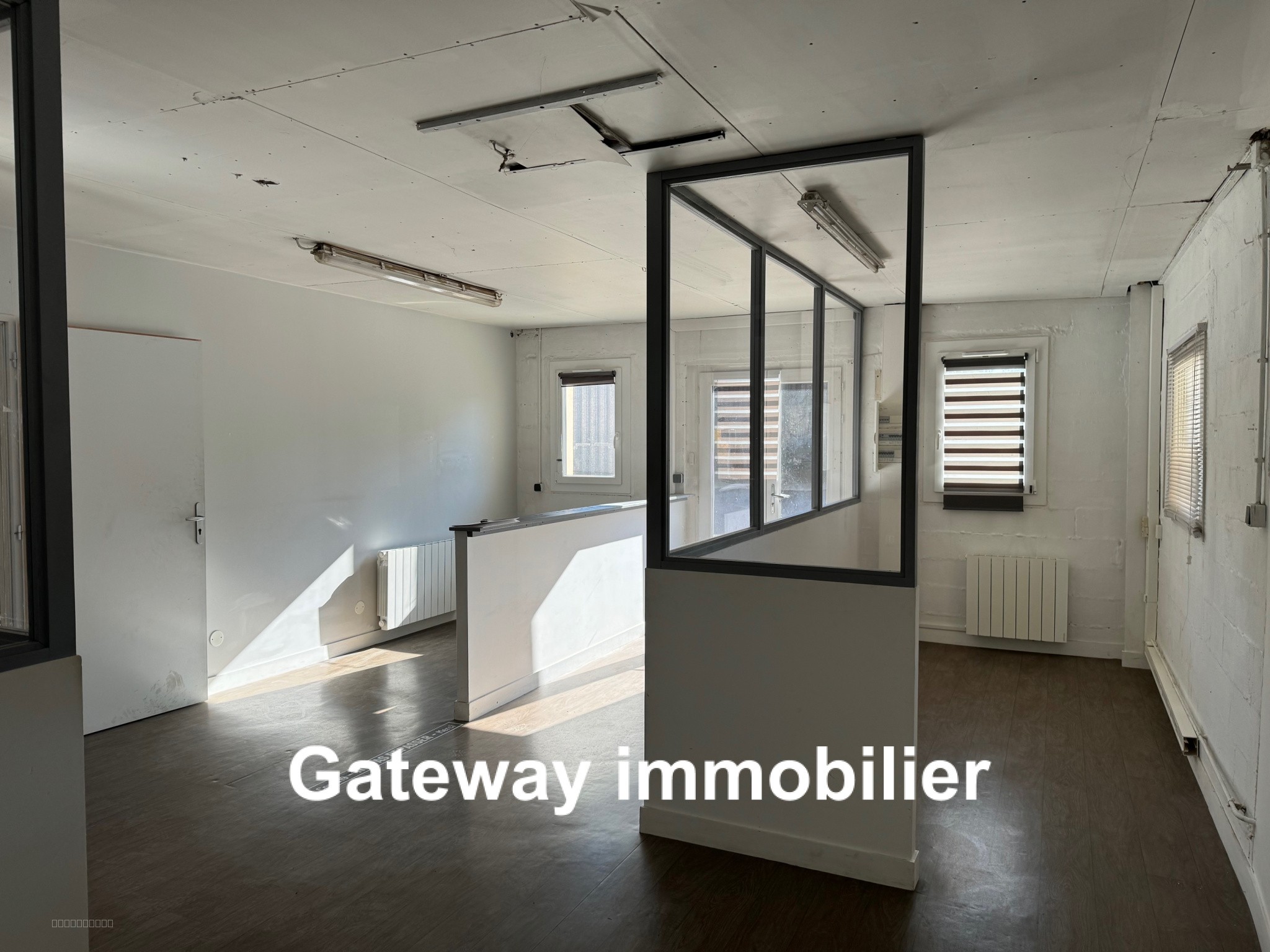 LOCATION LOCAL PROFESSIONNEL 210M2 à ISSOIRE — photo 4