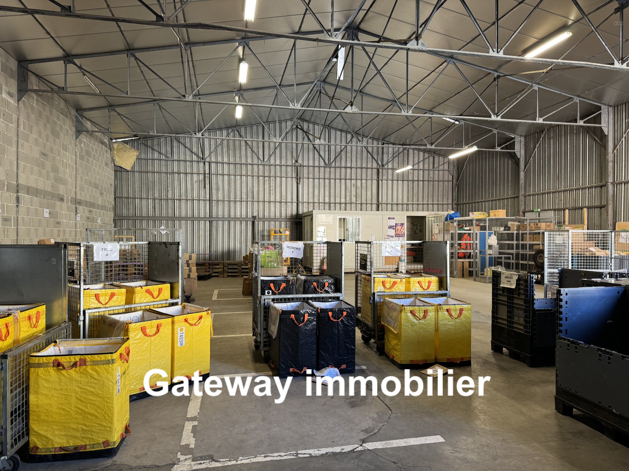 ENTREPÔT 337M2 À ISSOIRE — photo 3