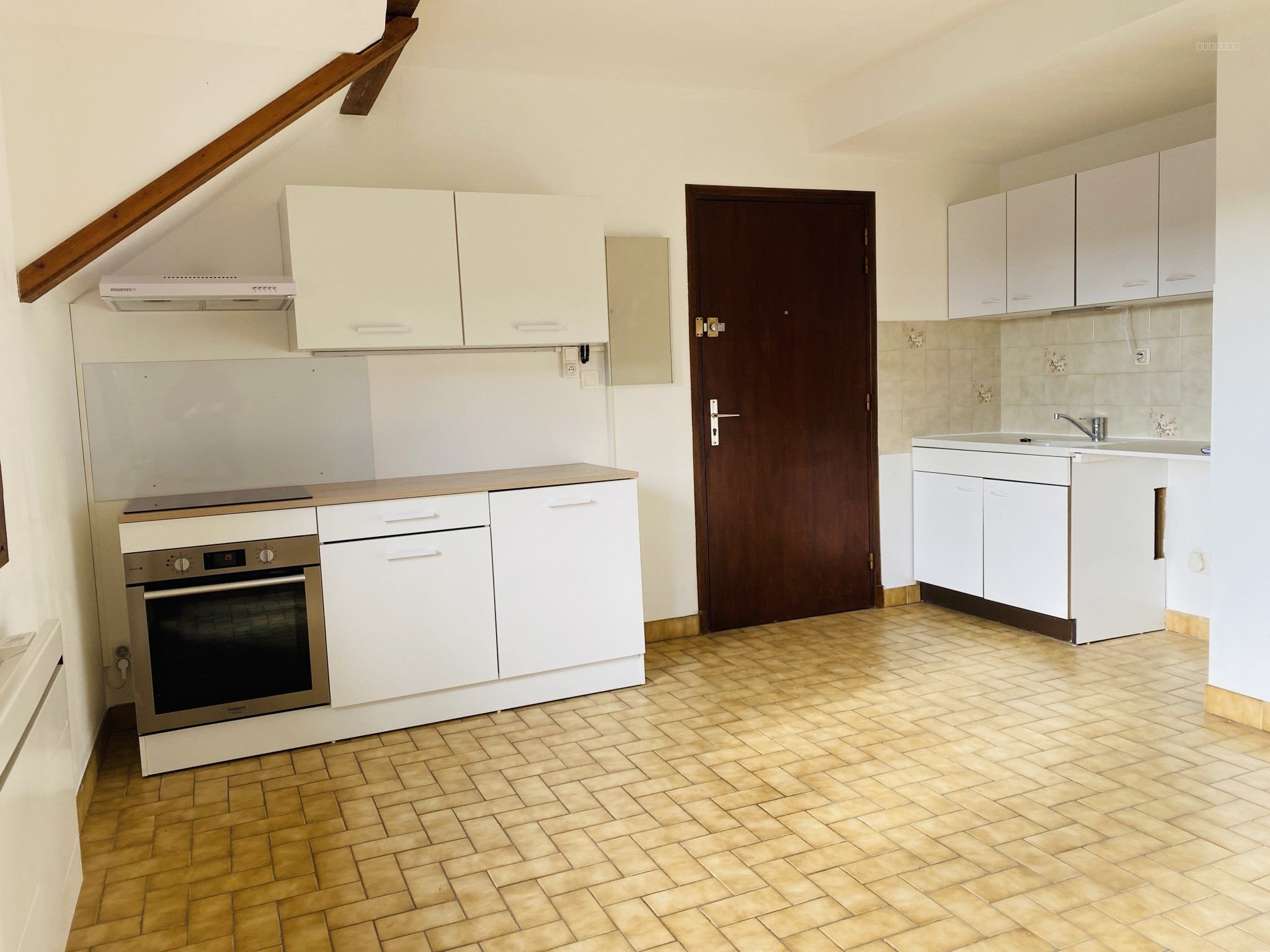Appartement en dernier étage- Résidence avec ascenseur centre village. — photo 3