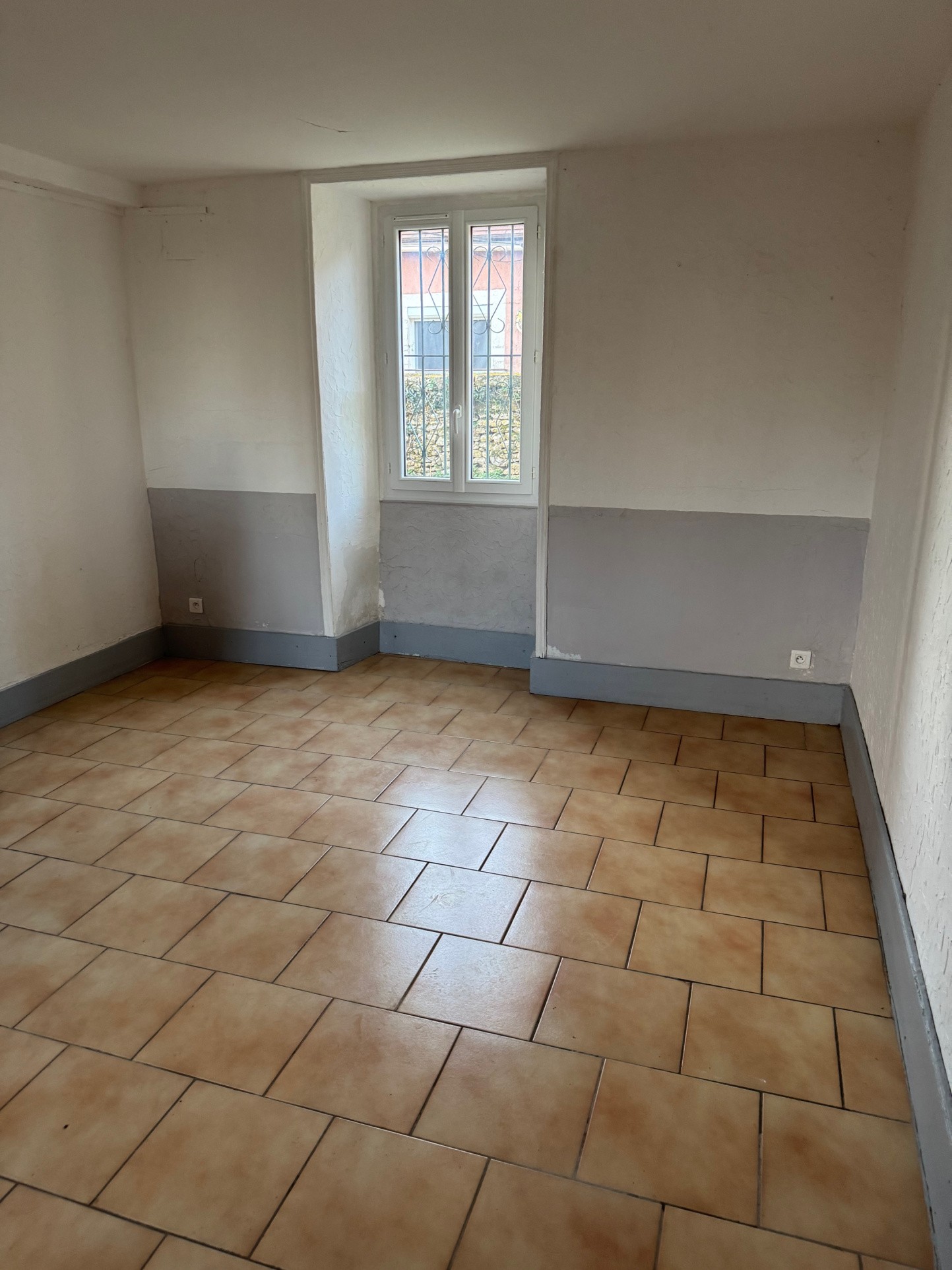 Maison en pierres avec dépendances à restaurer...2404 m2 de terrain ... la Chapelle Aubareil... — photo 11