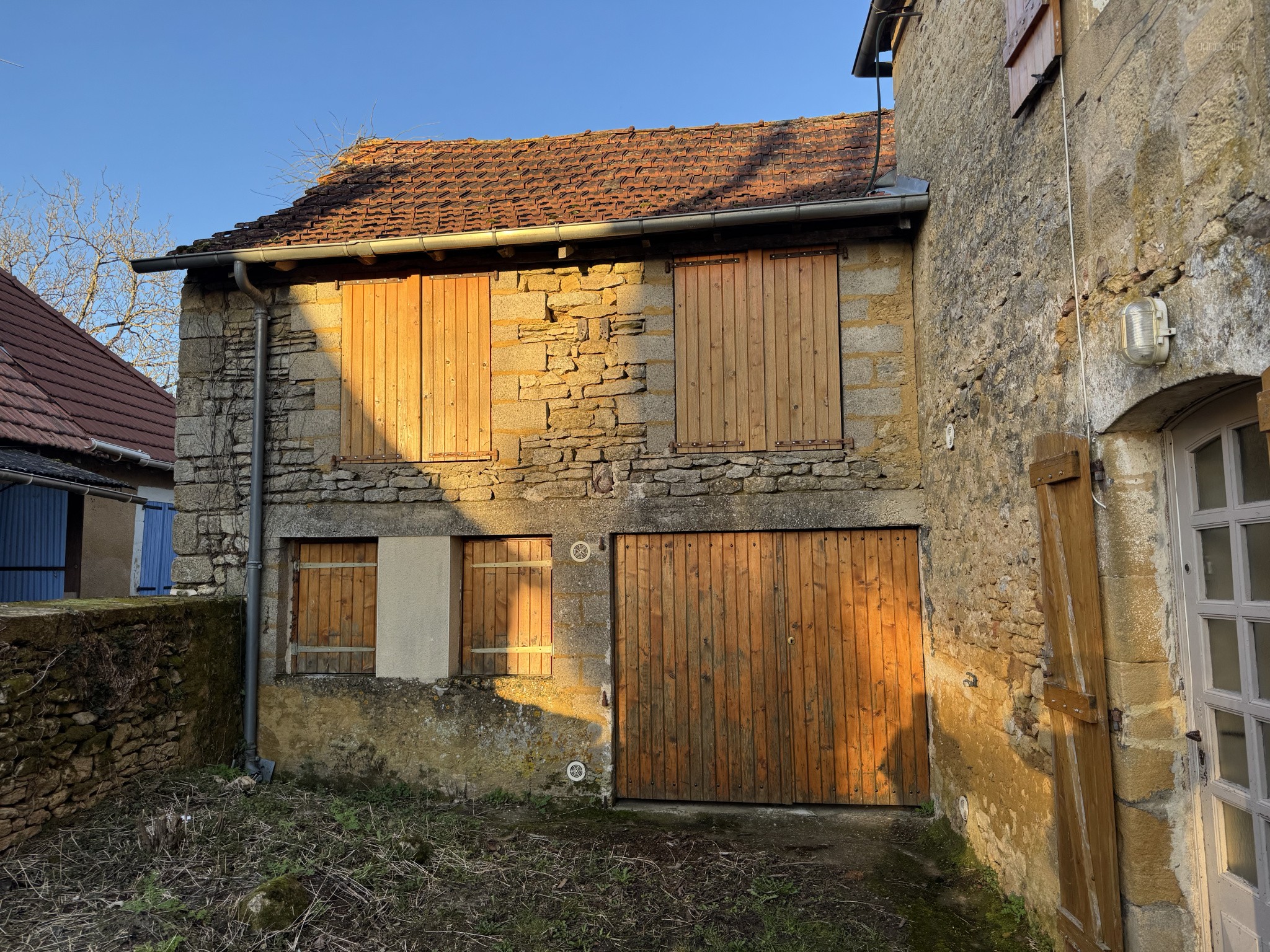 Maison en pierres avec dépendances à restaurer...2404 m2 de terrain ... la Chapelle Aubareil... — photo 5