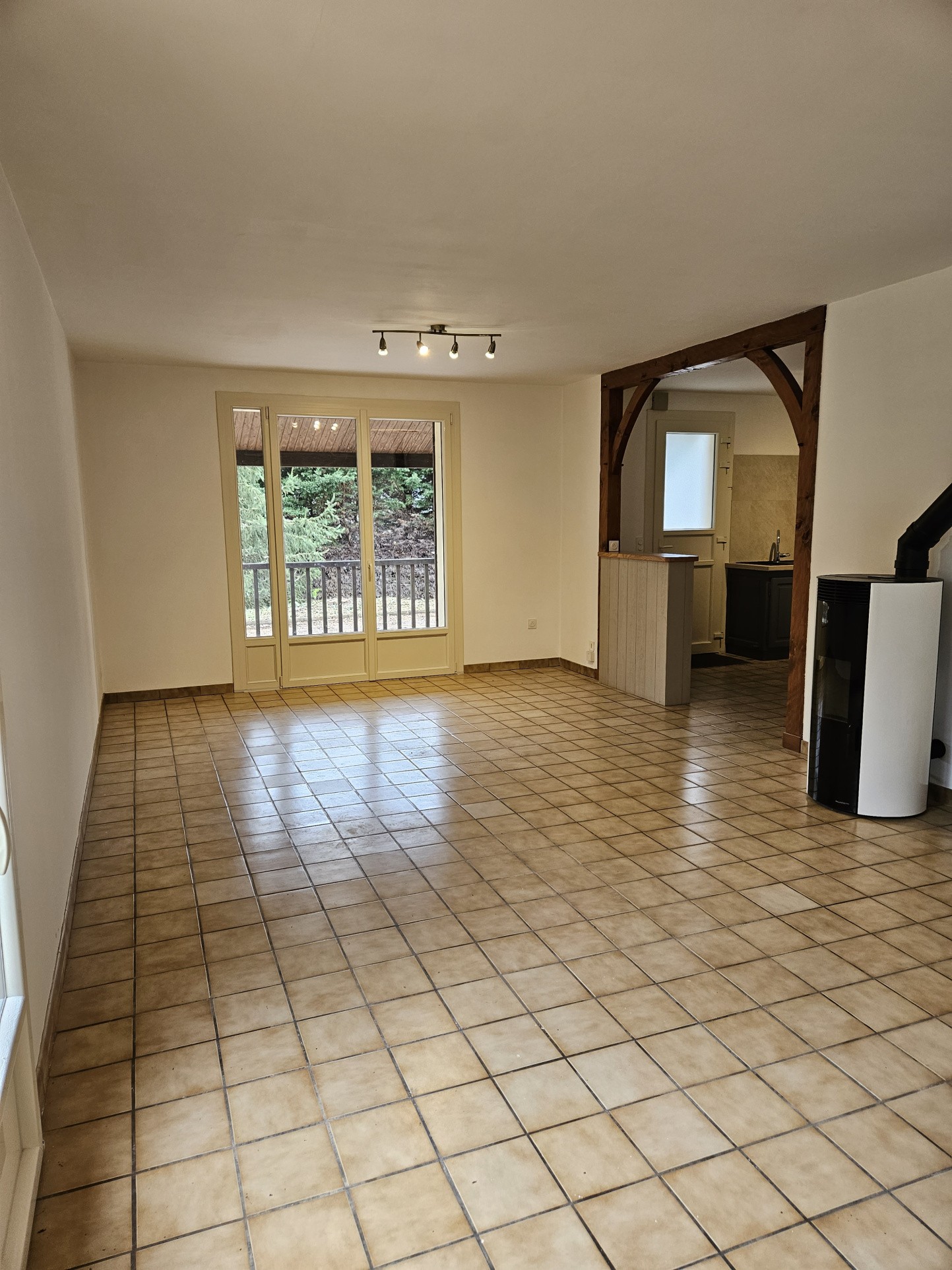 Maison avec terrasse à louer à Cénac-Et-Saint-Julien (24) — photo 6