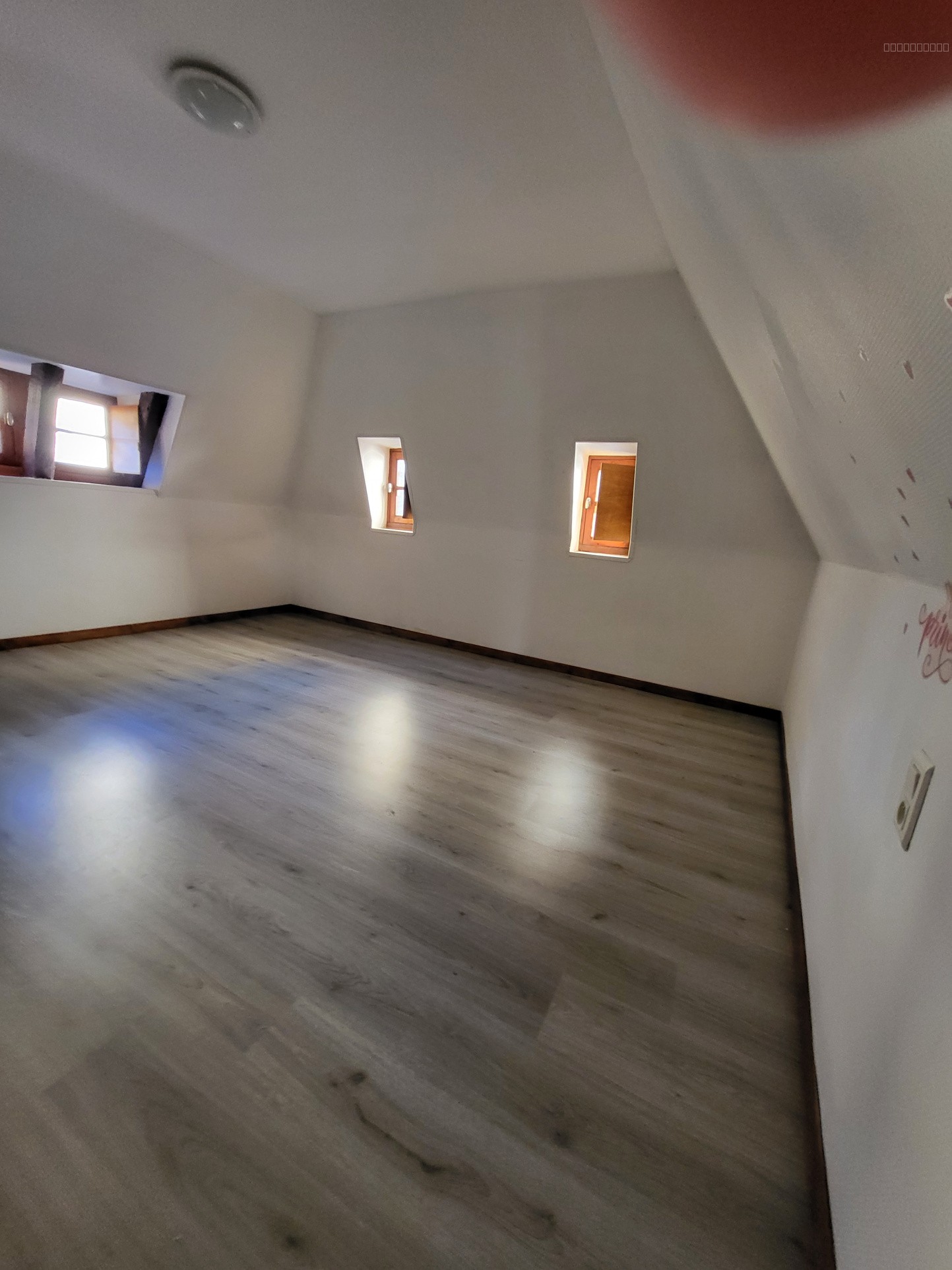 À Sarlat-La-Canéda, appartement dernier étage 2 pièces à louer — photo 5