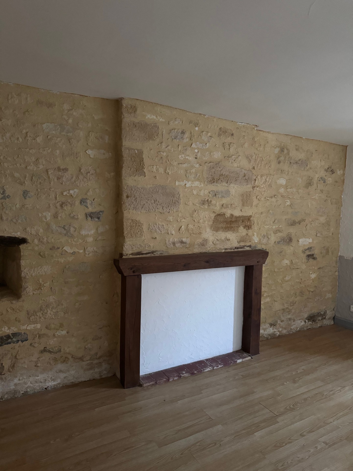 Maison en pierres avec dépendances à restaurer...2404 m2 de terrain ... la Chapelle Aubareil... — photo 10