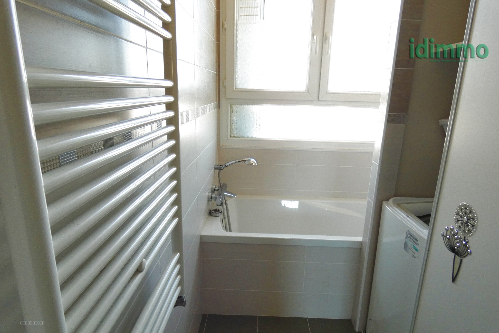 GRAND T4 LUMINEUX VUE DEGAGEE GARAGE — photo 8