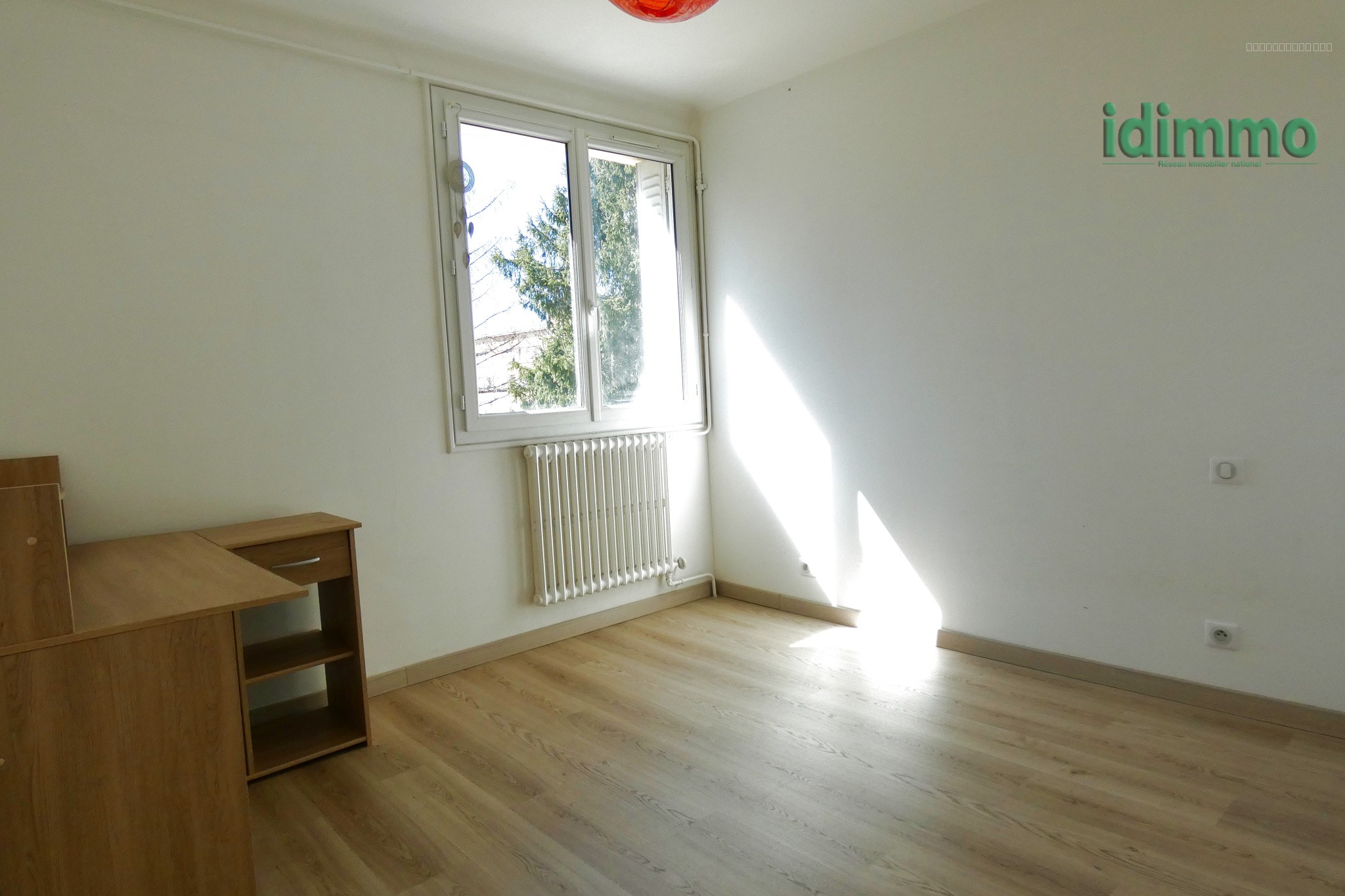 GRAND T4 LUMINEUX VUE DEGAGEE GARAGE — photo 5