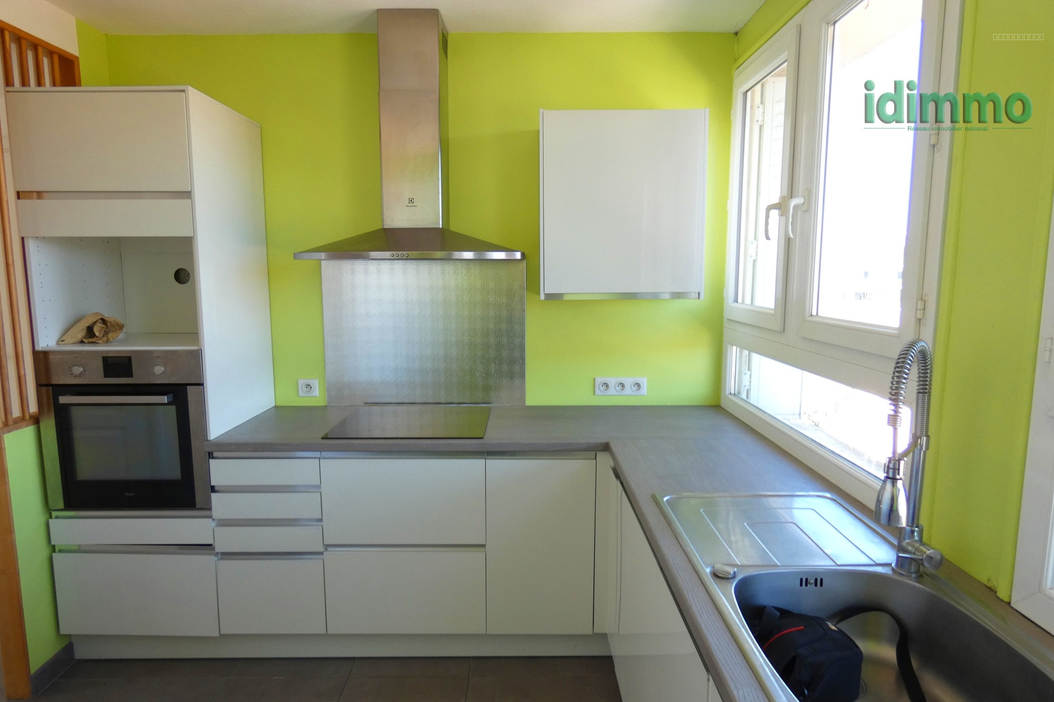 GRAND T4 LUMINEUX VUE DEGAGEE GARAGE — photo 3