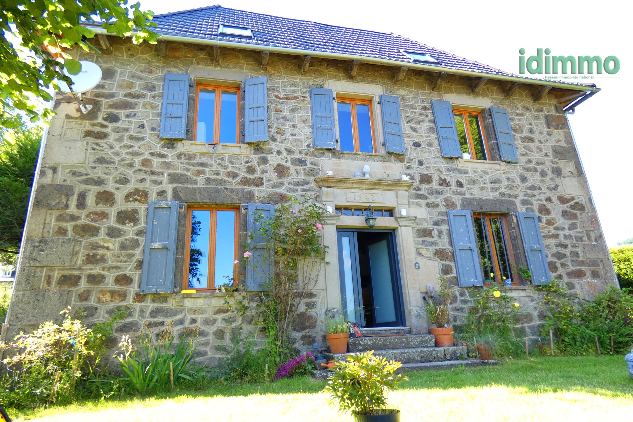 MAISON EN PIERRE RENOVEE BELLE VUE — photo 2