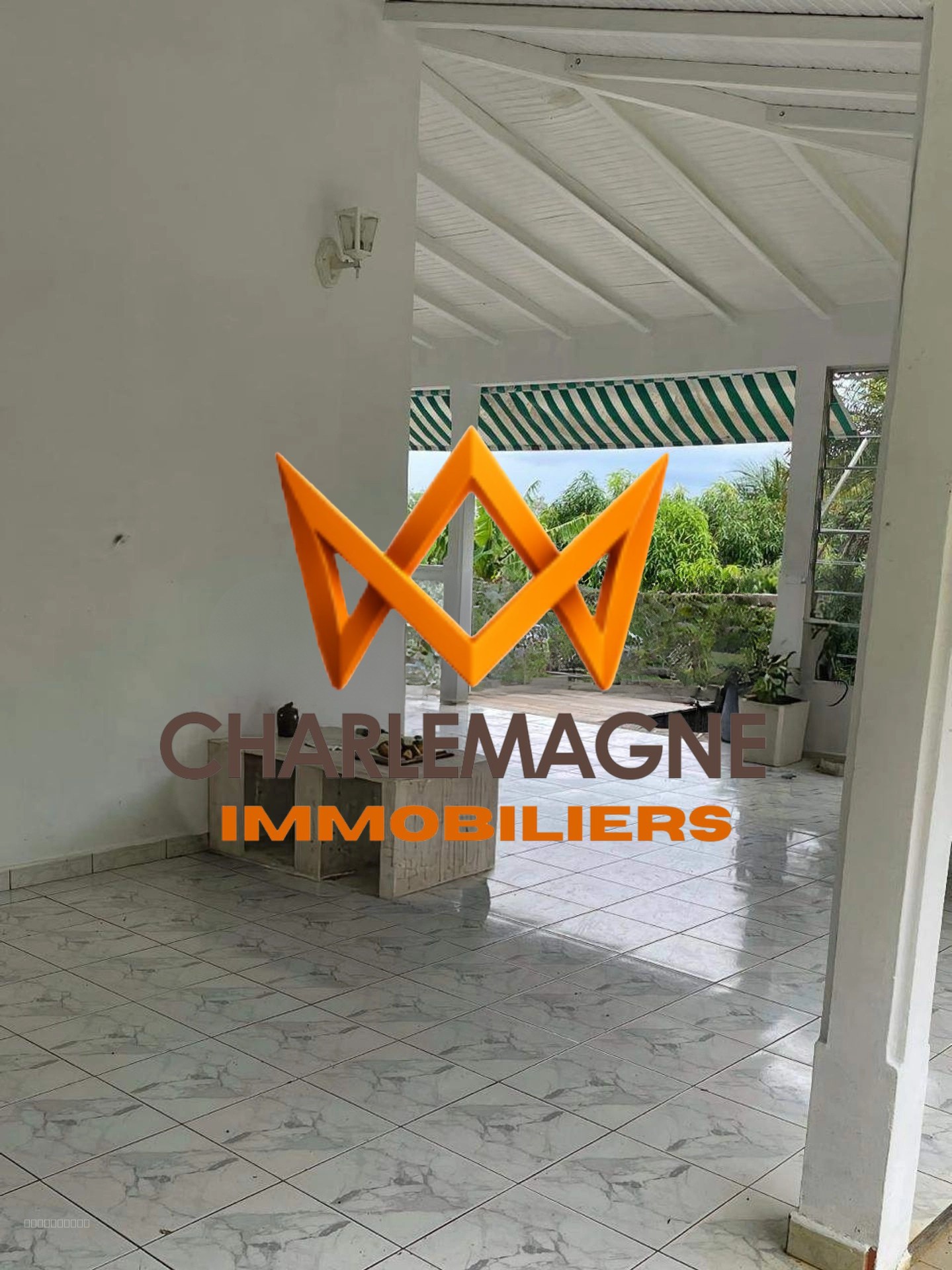 Collaboration : Propriété de Charme avec T2 Indépendant   Vaste Terrain de 3 321 m2   Lamentin — photo 12