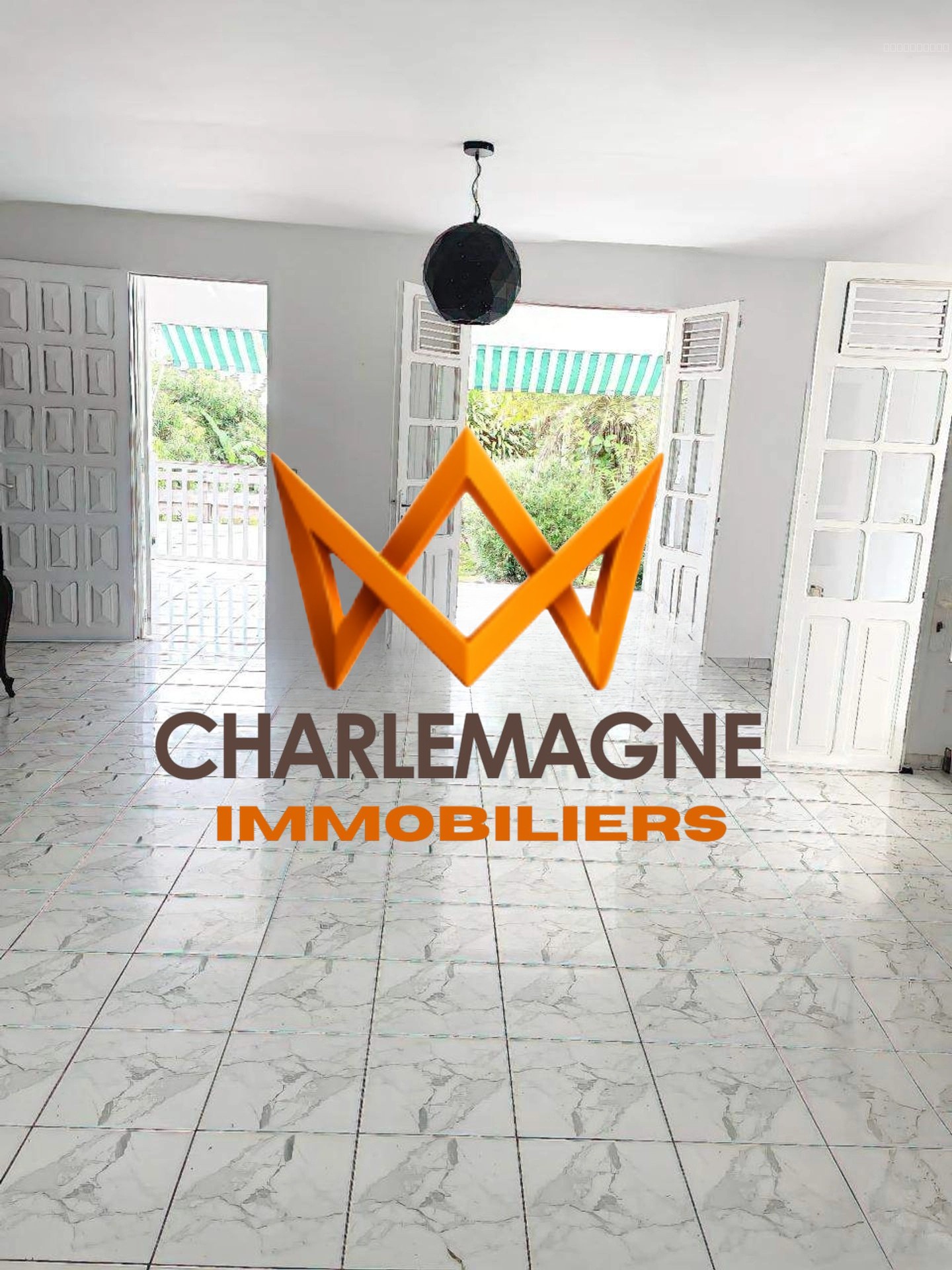 Collaboration : Propriété de Charme avec T2 Indépendant   Vaste Terrain de 3 321 m2   Lamentin — photo 9