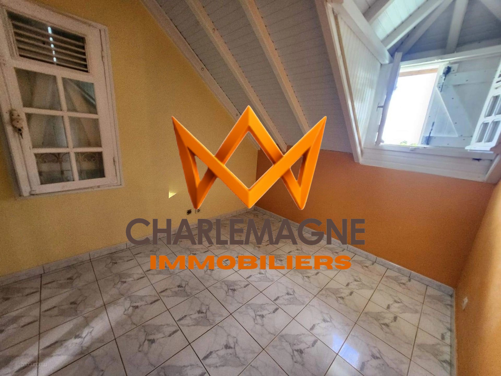 Collaboration : Propriété de Charme avec T2 Indépendant   Vaste Terrain de 3 321 m2   Lamentin — photo 6