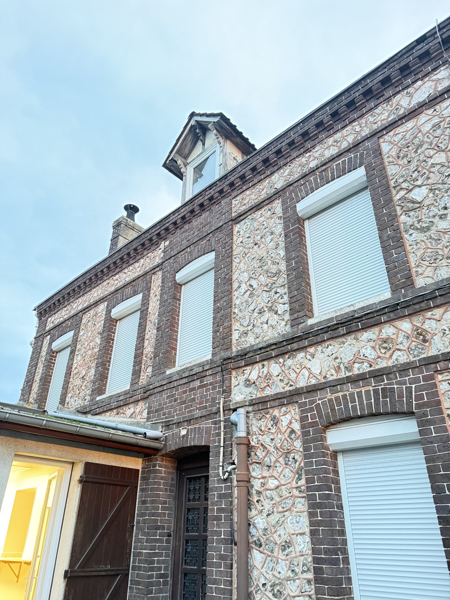 Maison briques et silex 5 chambres — photo 9